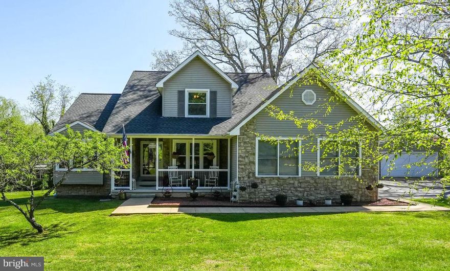 4 Bedroom, 3.5 Bath Home on Over an Acre!
Welcome to this beautifully designed home featuring a dramatic two-story ceiling and a soaring wall of windows that flood the living room with natural light. A raised hearth, see-through fireplace connects the living room with the eat-in country kitchen. The kitchen boasts 42” cabinets, upgraded countertops, a large pantry, and stainless steel appliances.
The main-level primary suite is a peaceful retreat with vaulted ceilings and a fully remodeled ensuite bath (2021) featuring a tiled shower, custom cabinetry, and sleek recessed medicine cabinets.
Downstairs, the walkout basement offers a large rec room with a wet bar stub-out, ideal for game nights or movie marathons. Step outside to enjoy the expansive, tiered deck overlooking a fully fenced backyard—perfect for outdoor gatherings on your 1.14-acre corner lot.
Additional highlights include a separate 1-car garage and a new HVAC system installed in 2020. Conveniently located just minutes from Marshall Park, local schools, and Spotsylvania’s Merchants Square, where you'll find great dining options.
Don’t miss the opportunity to make this exceptional property your new home!