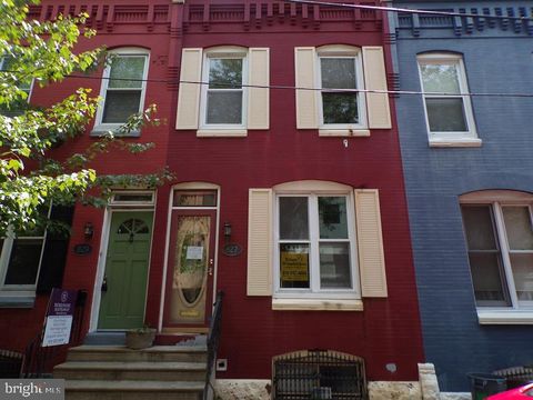 Townhouse For Sale - 827 N Newkirk Street<br/> PHILADELPHIA, PA 19130