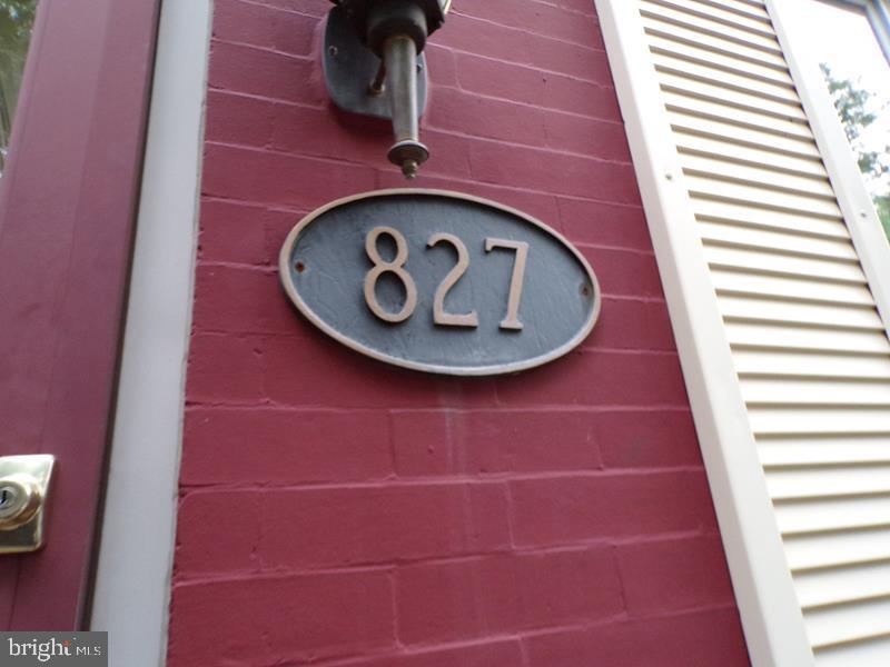 827 N NEWKIRK STREET