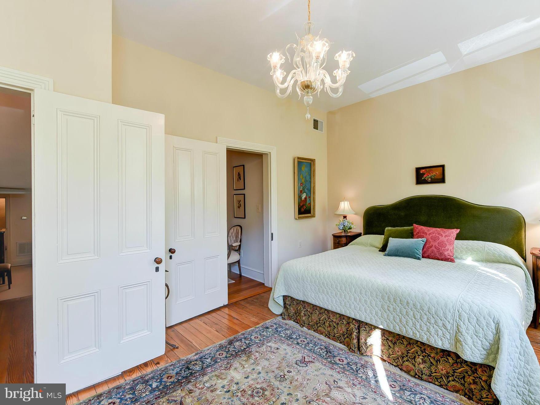 OLD TOWN ALEXANDRIA - Residential