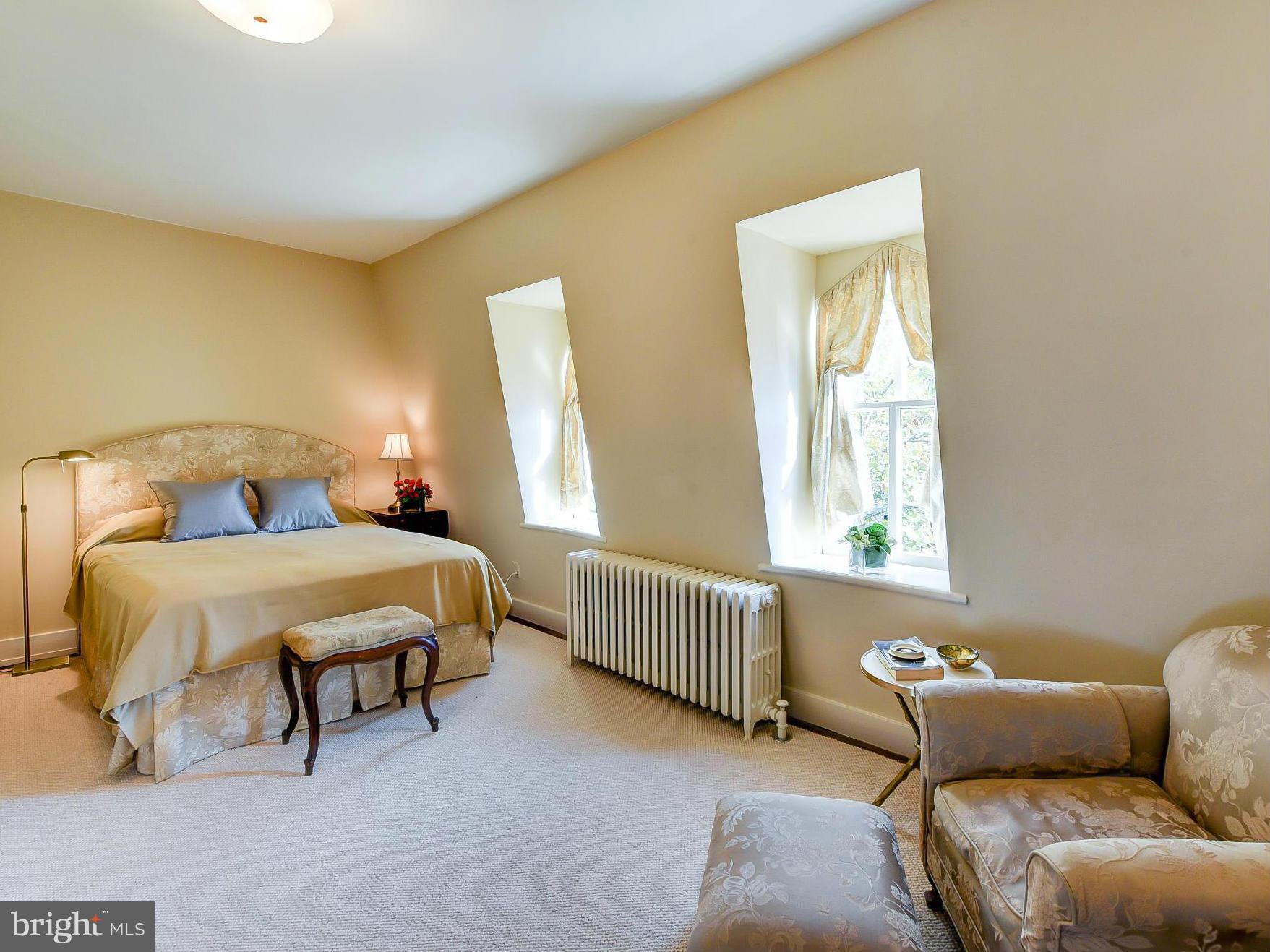 OLD TOWN ALEXANDRIA - Residential