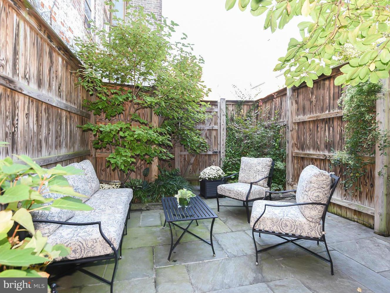 OLD TOWN ALEXANDRIA - Residential