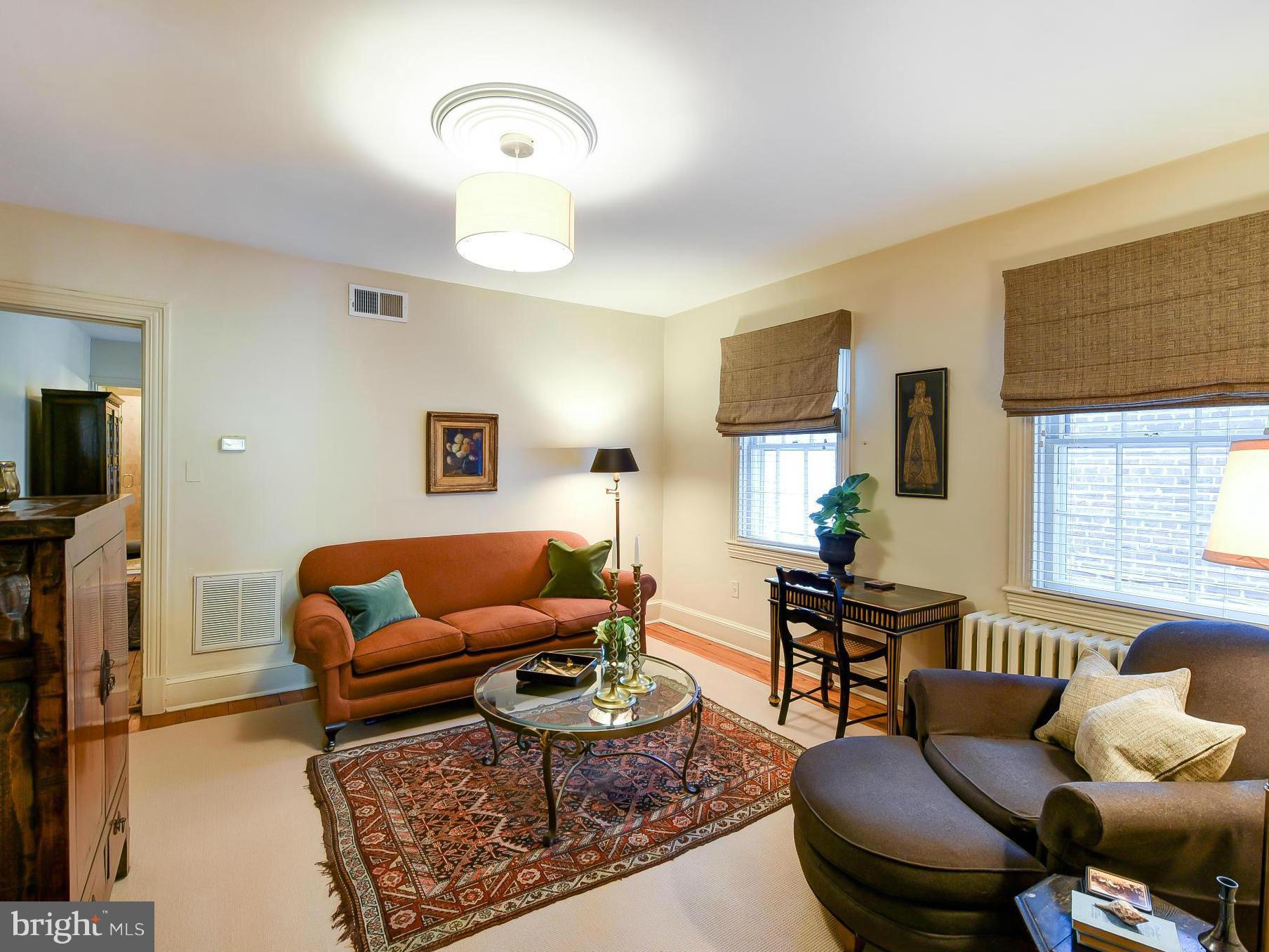 OLD TOWN ALEXANDRIA - Residential