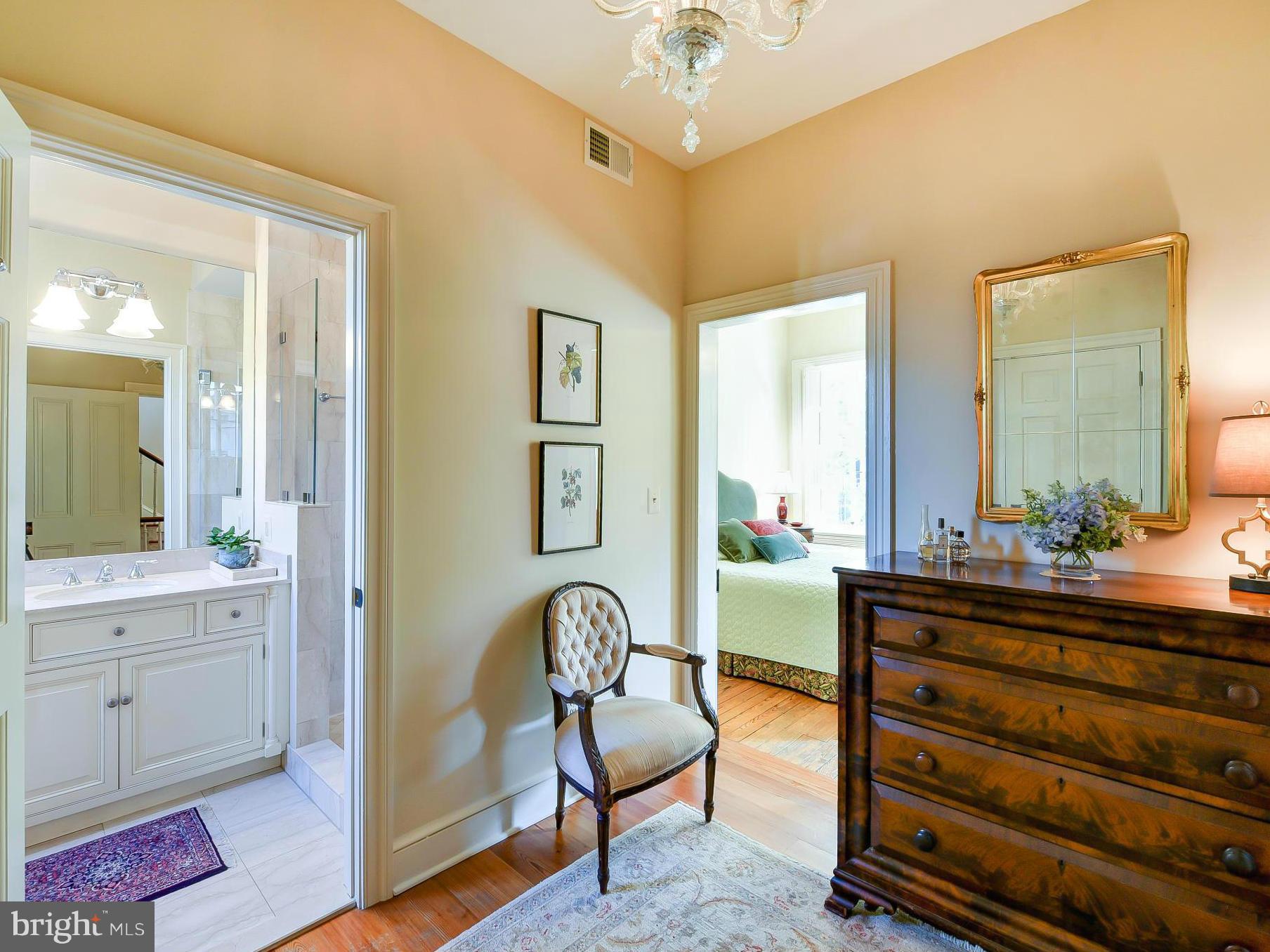 OLD TOWN ALEXANDRIA - Residential