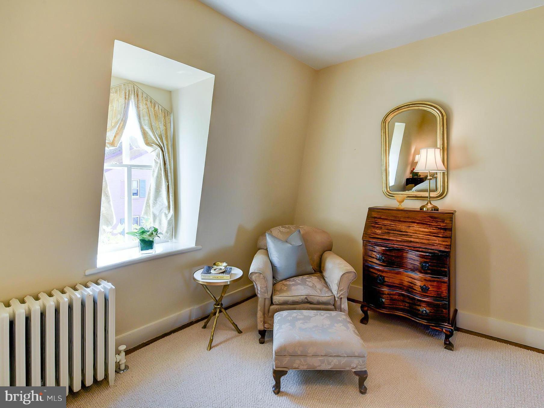 OLD TOWN ALEXANDRIA - Residential