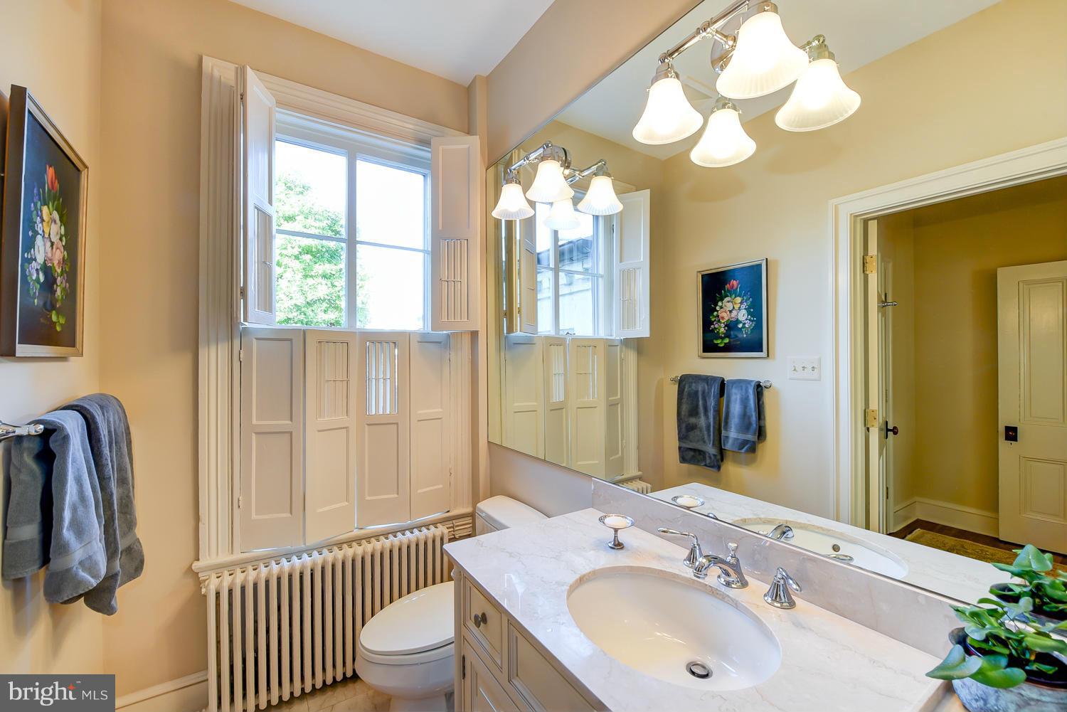 OLD TOWN ALEXANDRIA - Residential