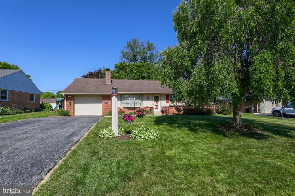 Photo of 73 LINDA AVE, LANCASTER, PA 17602 (MLS # PALA2035174)