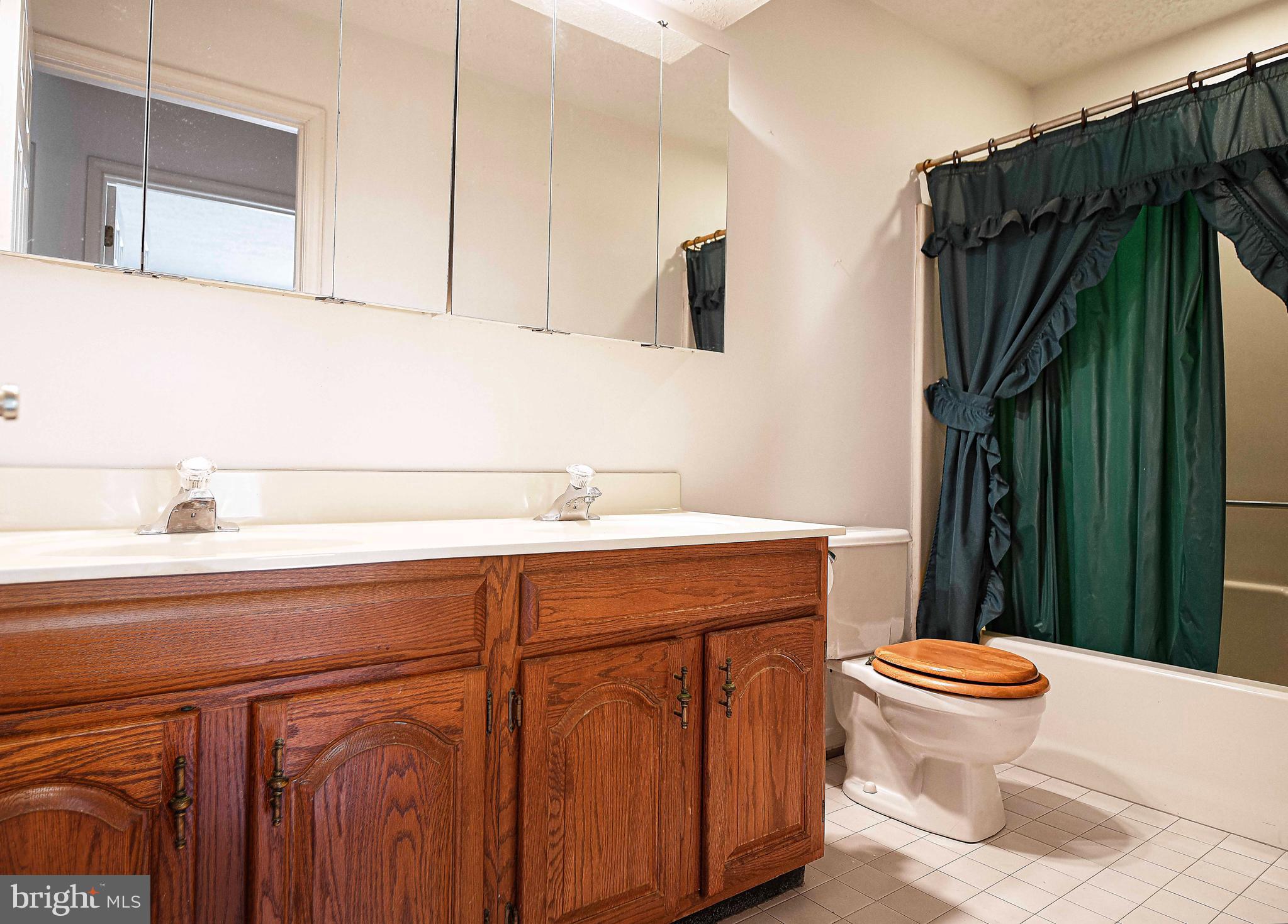 PHILADELPHIA STATION - Residential