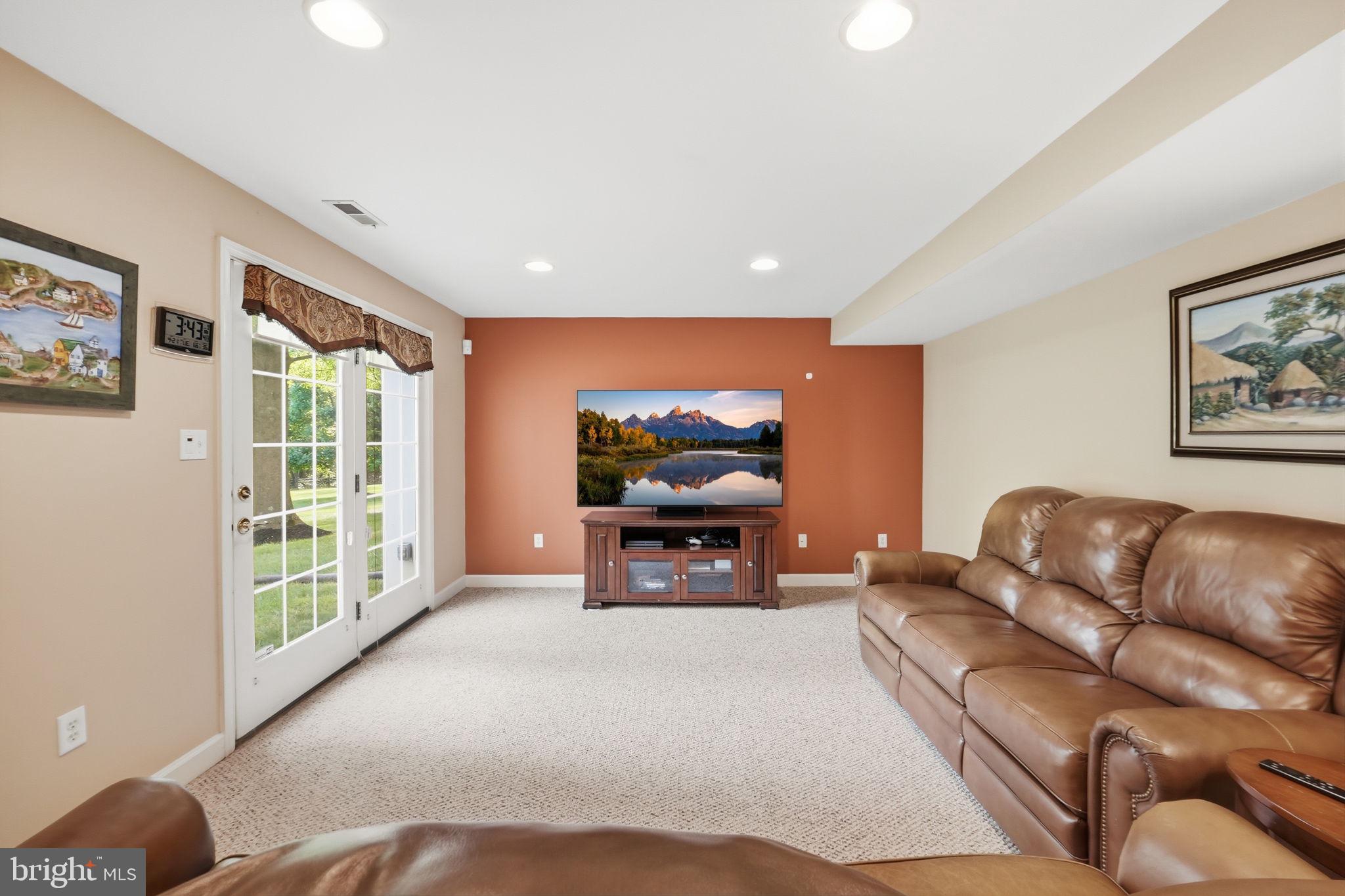 BRIARCLIFF MANOR - Residential