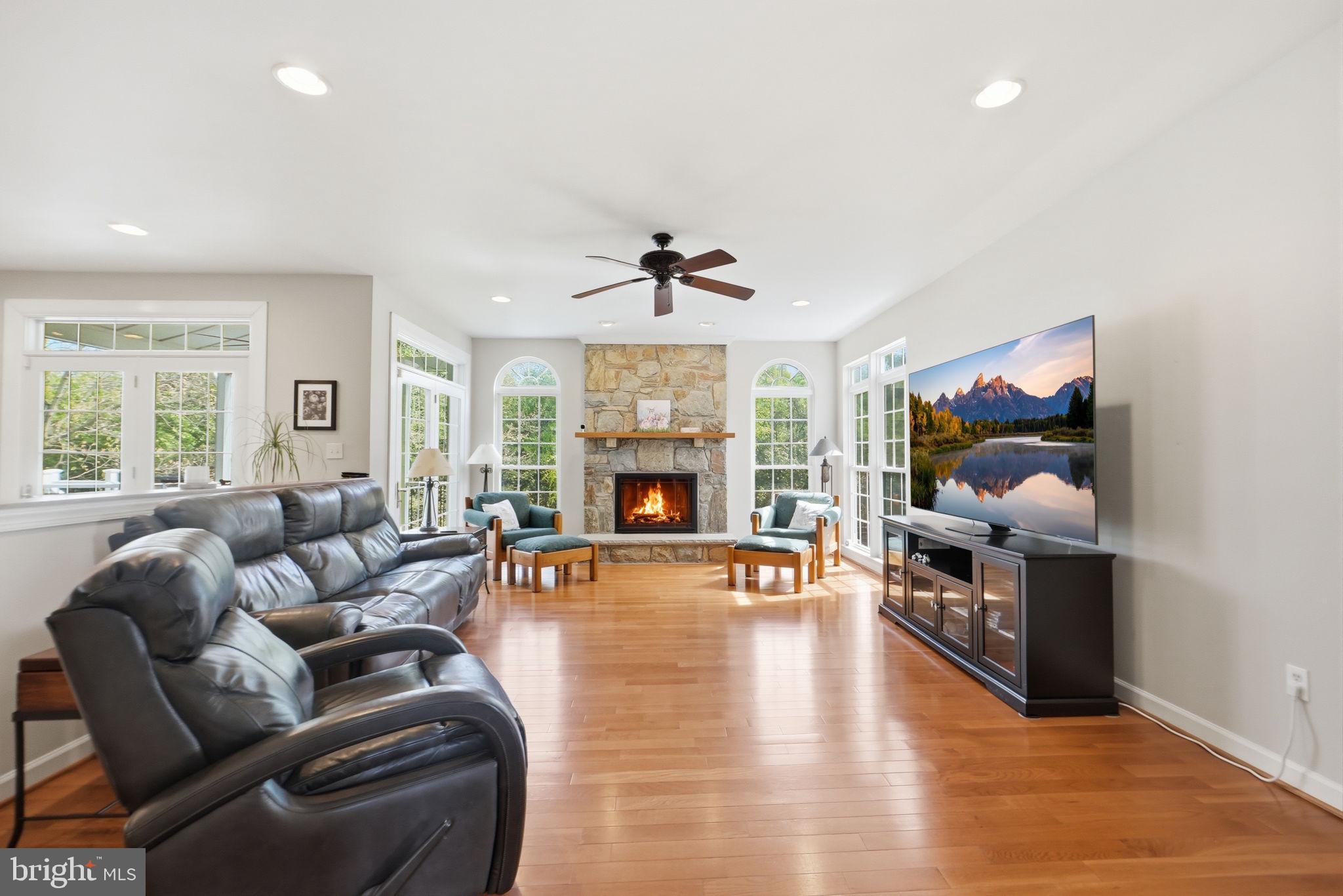 BRIARCLIFF MANOR - Residential