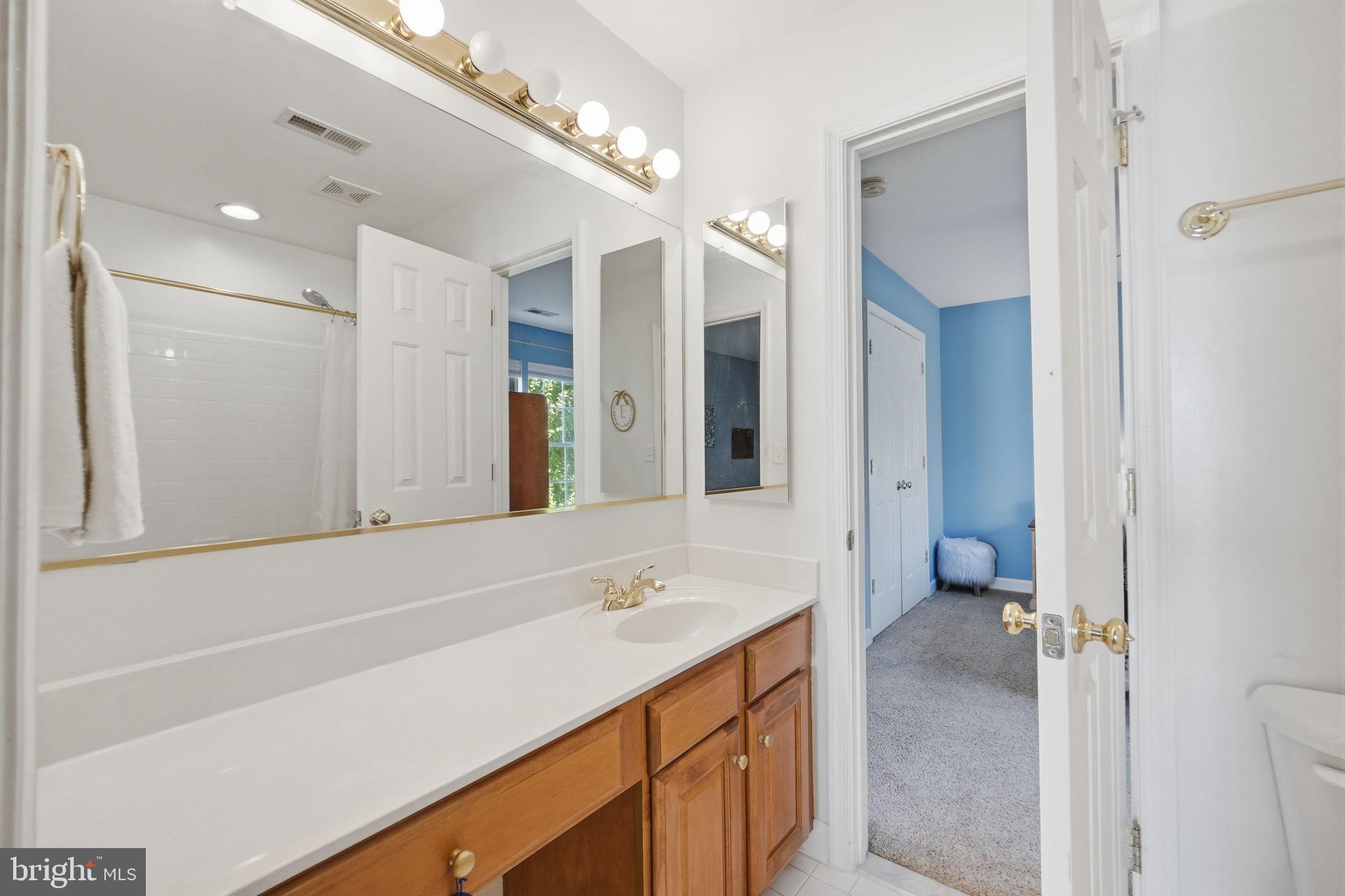 BRIARCLIFF MANOR - Residential