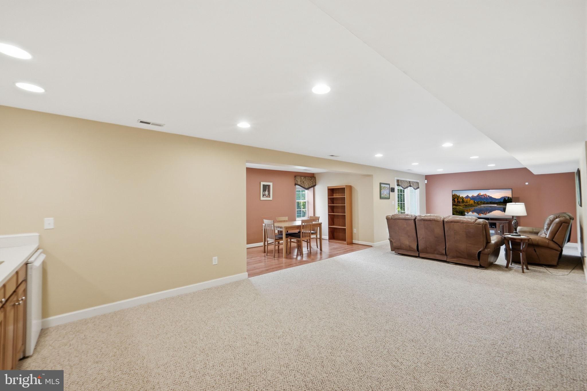 BRIARCLIFF MANOR - Residential