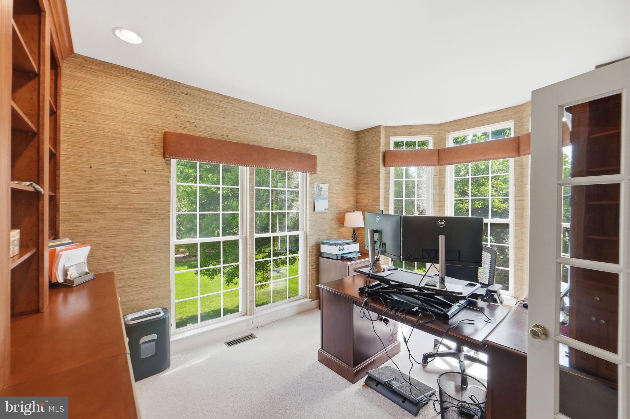 BRIARCLIFF MANOR - Residential
