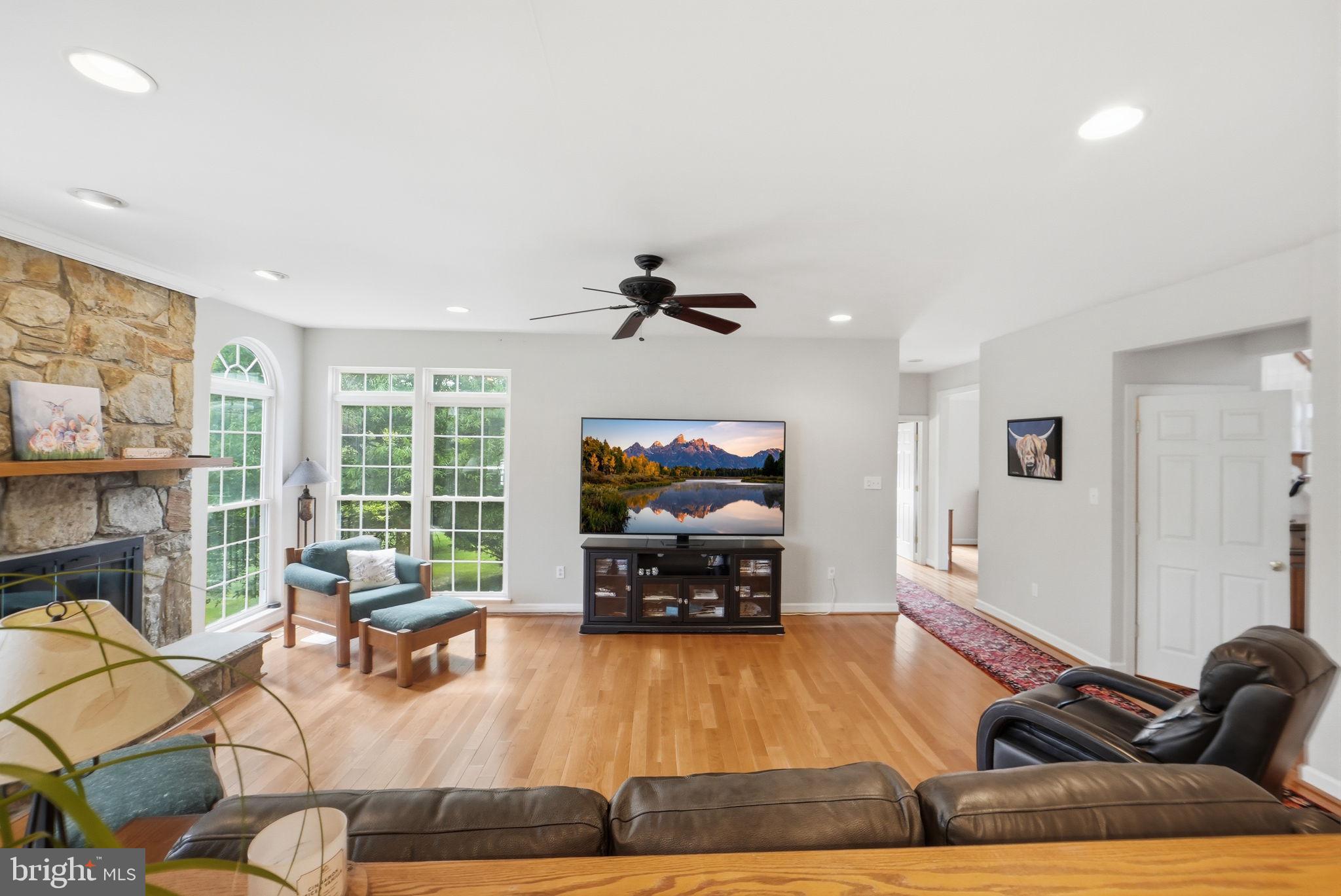 BRIARCLIFF MANOR - Residential