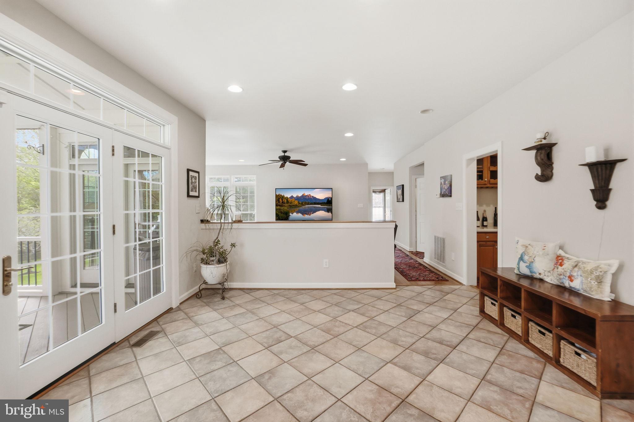 BRIARCLIFF MANOR - Residential