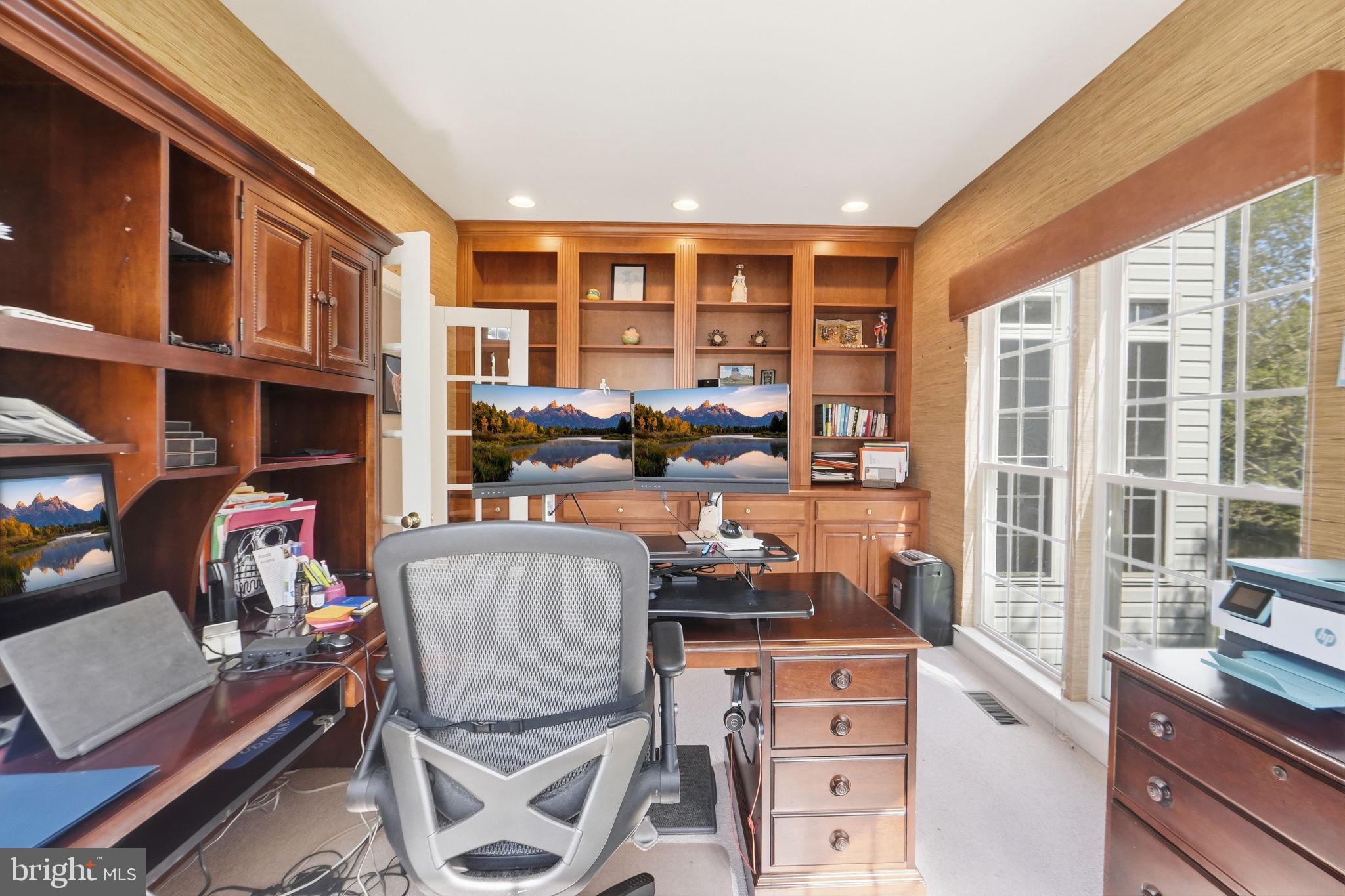 BRIARCLIFF MANOR - Residential