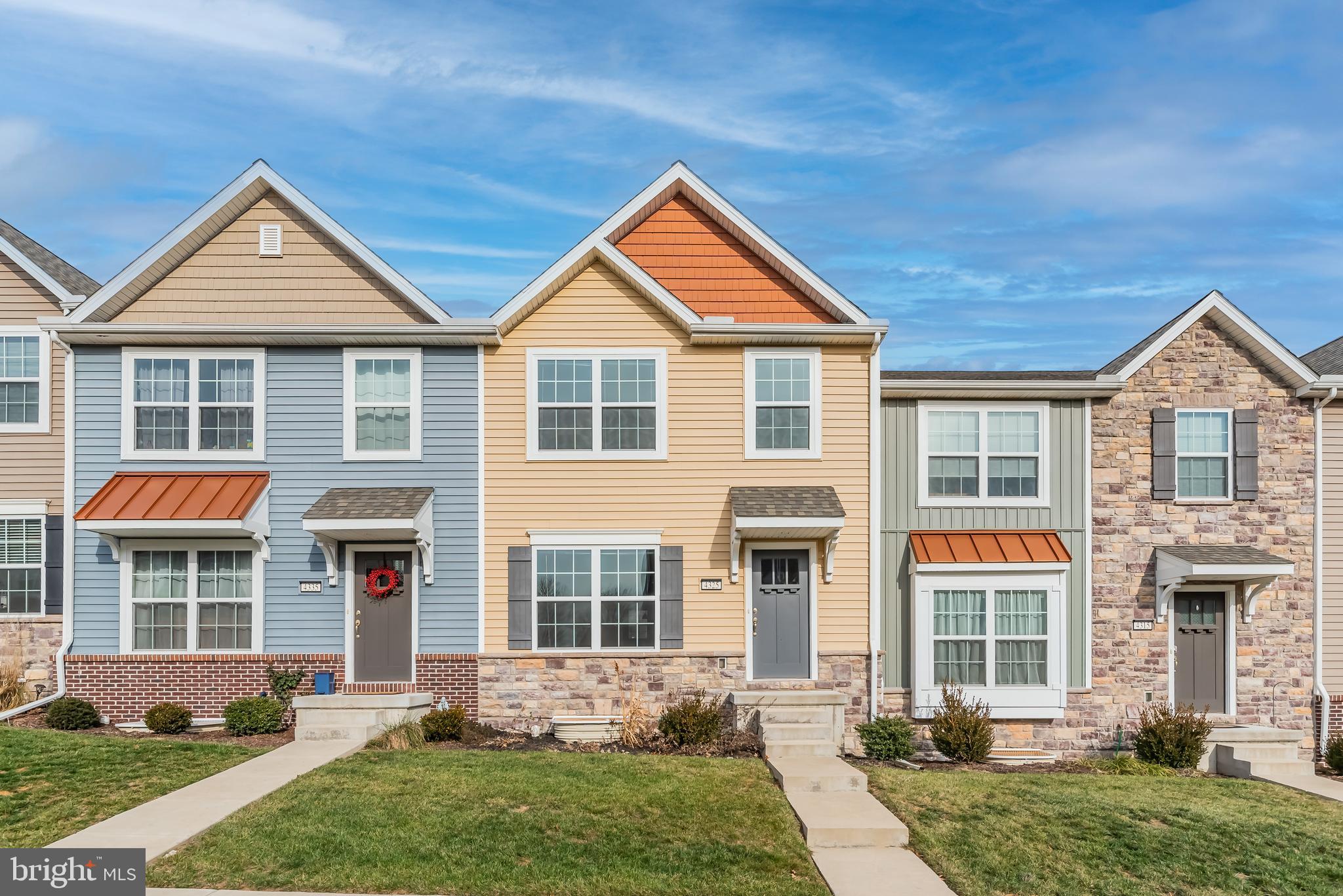 Available Now – Spacious 3-Bedroom Townhome in Hampden Township!
Located in the sought-after Cumberland Valley School District, this 3-bedroom, 2.5-bath townhome offers immediate move-in and exceptional convenience. Features include a kitchen with center island, a bright and spacious family room, finished basement for added living space, and a large rear deck with scenic mountain views. All three bedrooms and the laundry are located on the upper level for ultimate convenience. Enjoy easy access to I-81, shopping, and both UPMC West Shore and Penn State Hampden hospitals. Two-car garage included. Don’t miss this one!