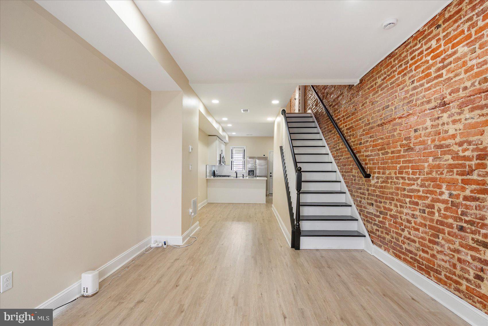 HIGHLANDTOWN - Residential Lease