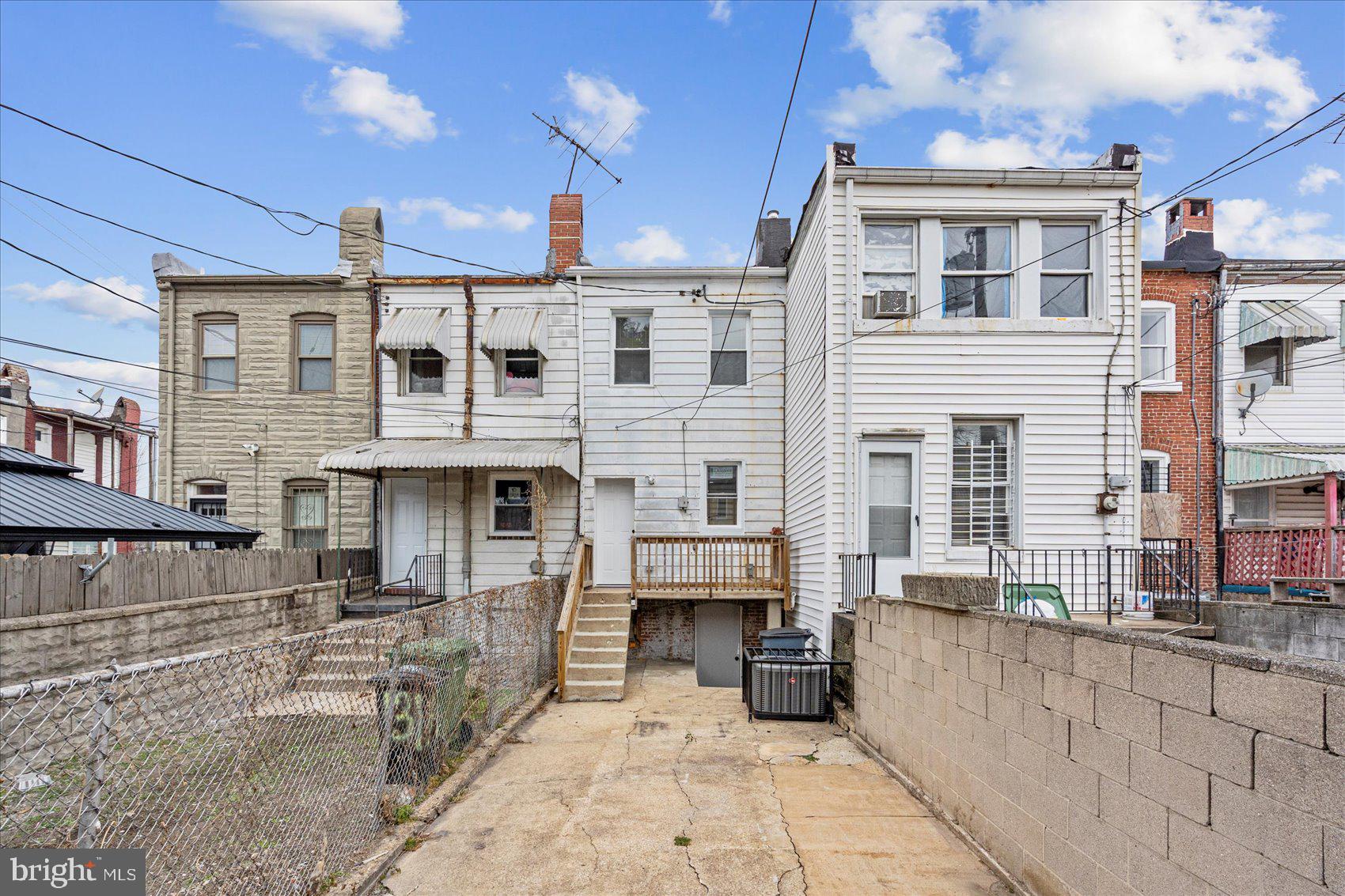 HIGHLANDTOWN - Residential Lease