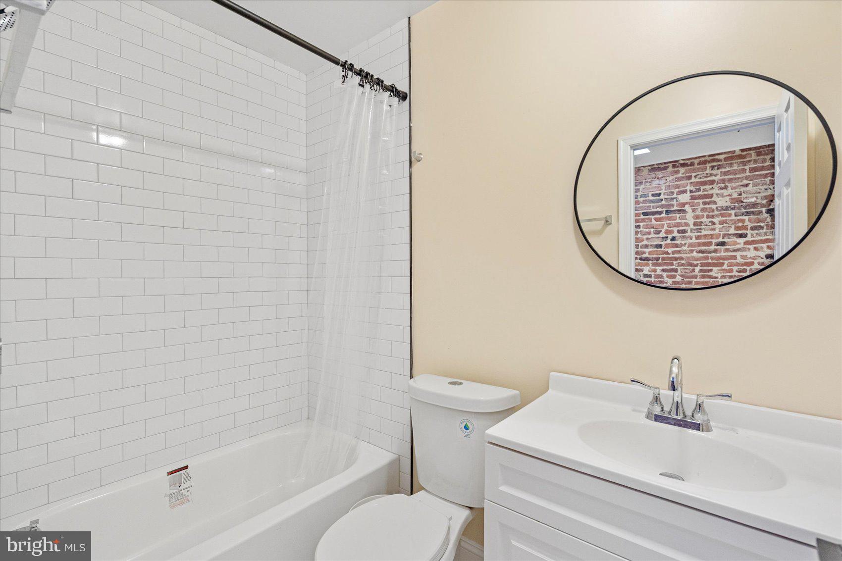 HIGHLANDTOWN - Residential Lease