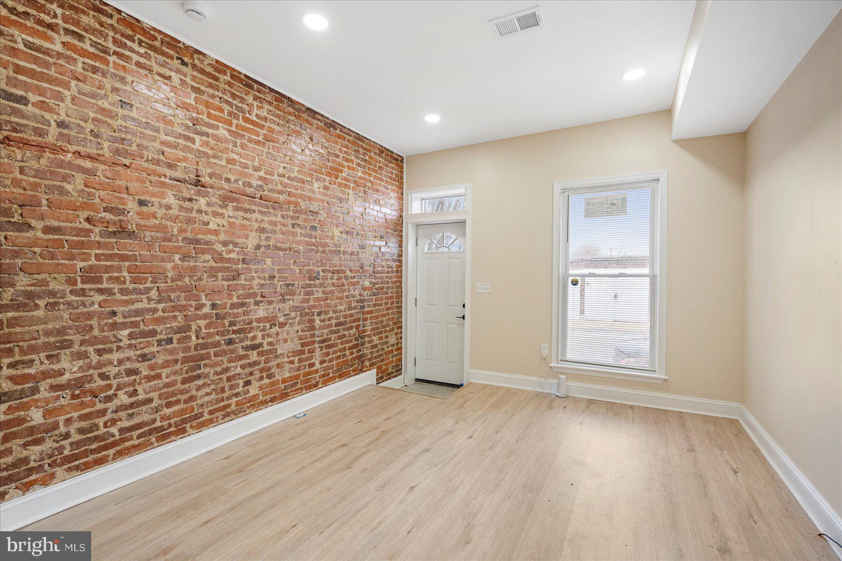HIGHLANDTOWN - Residential Lease
