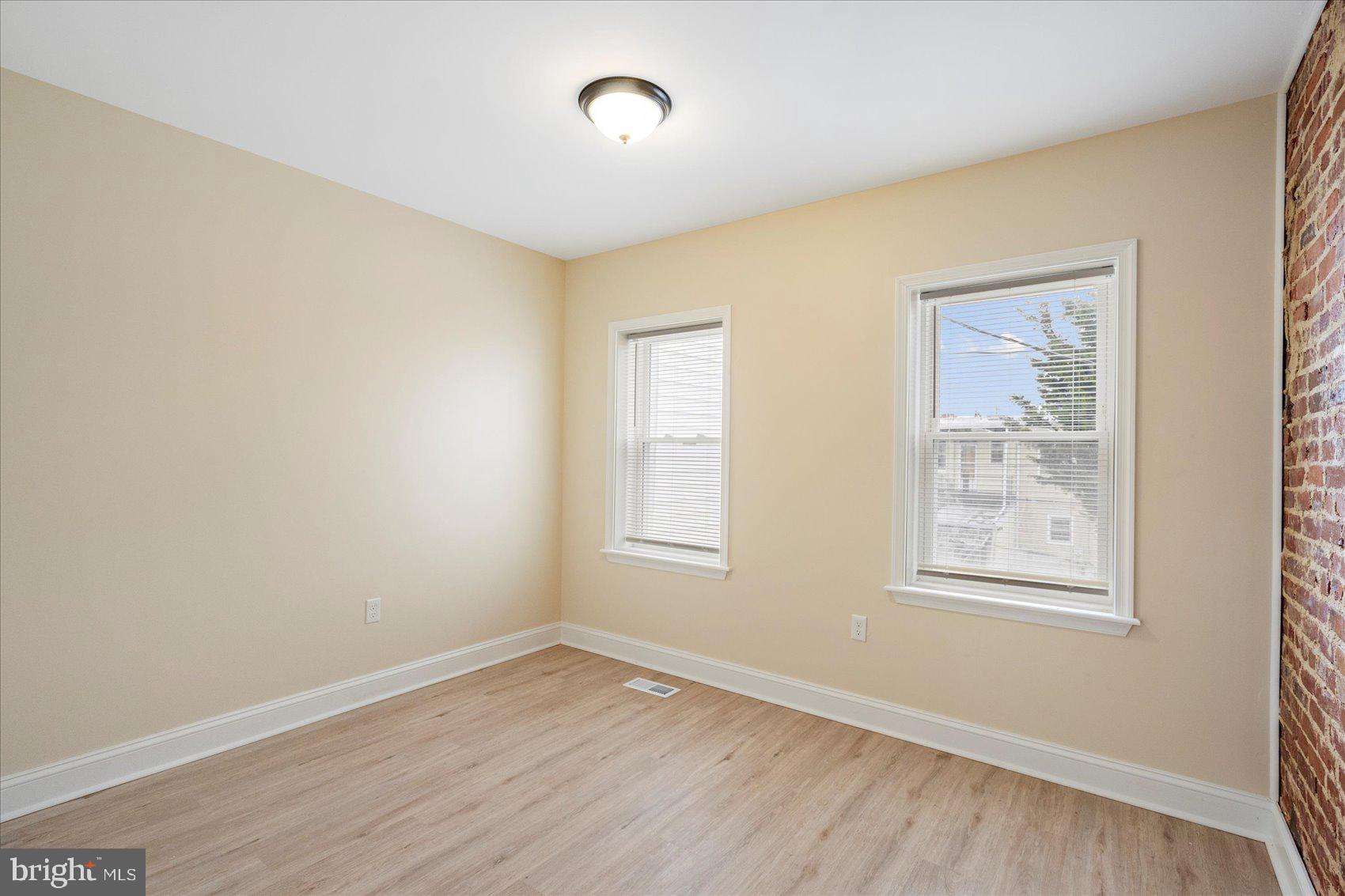 HIGHLANDTOWN - Residential Lease