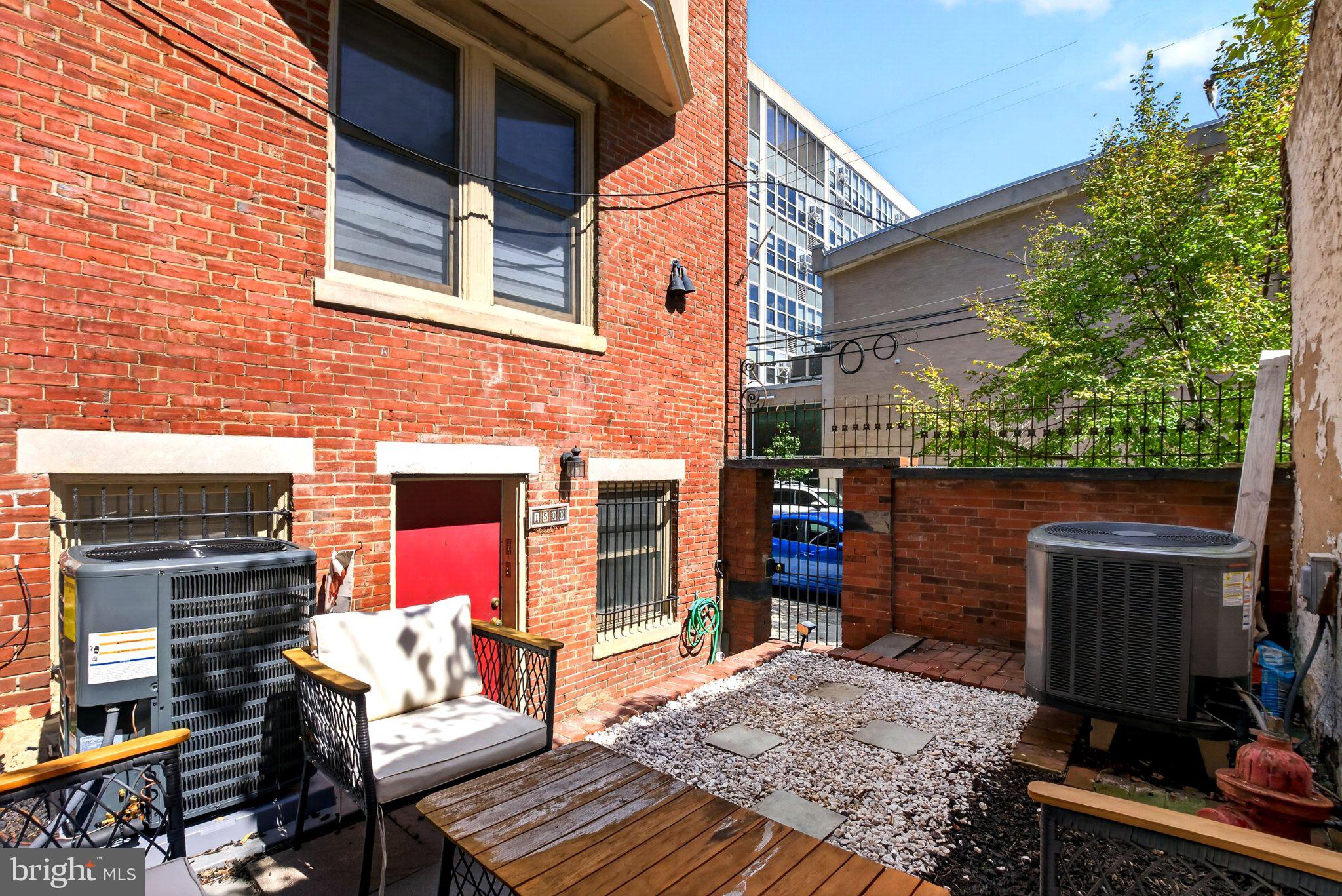 1500 GREEN STREET 4