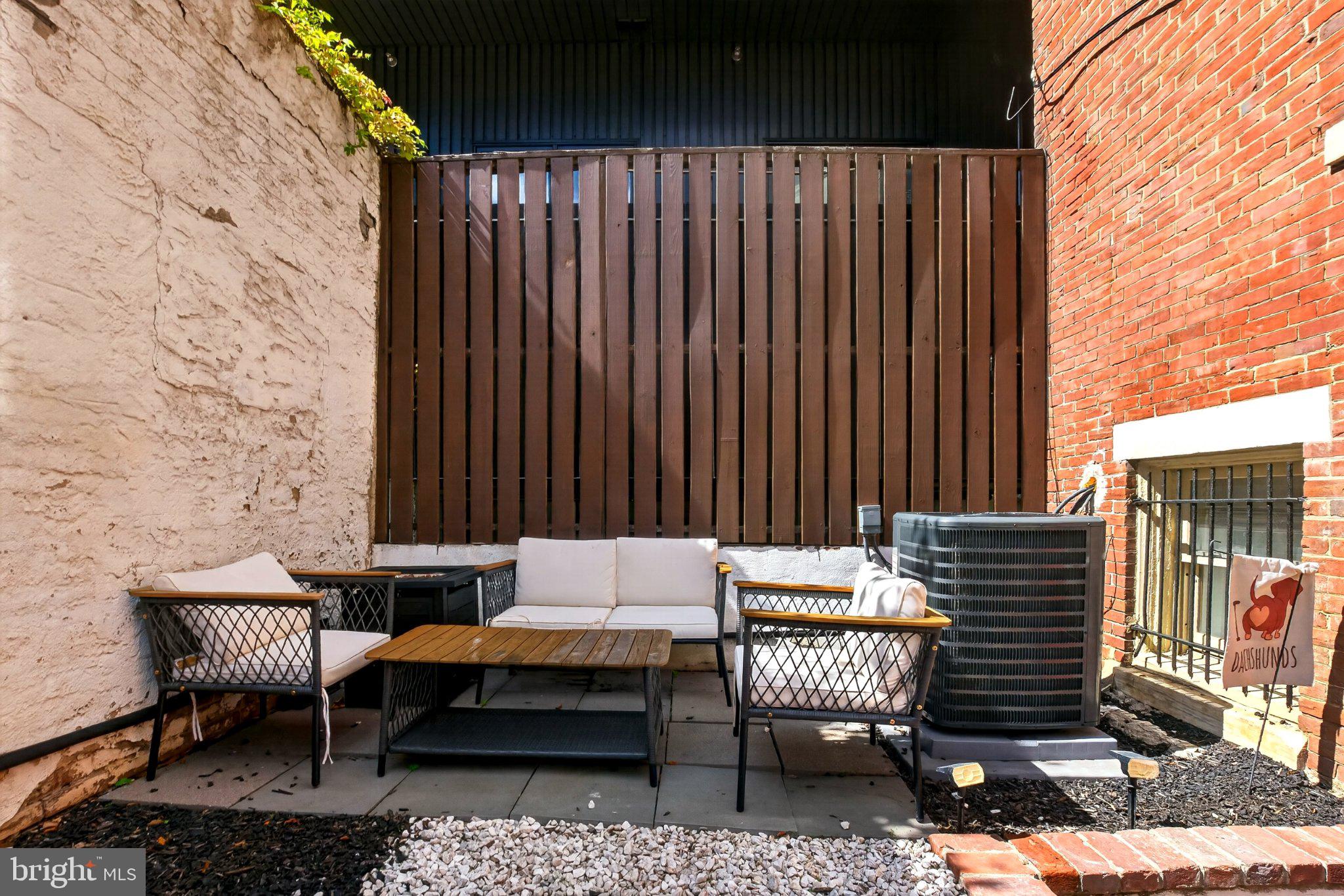 1500 GREEN STREET 4
