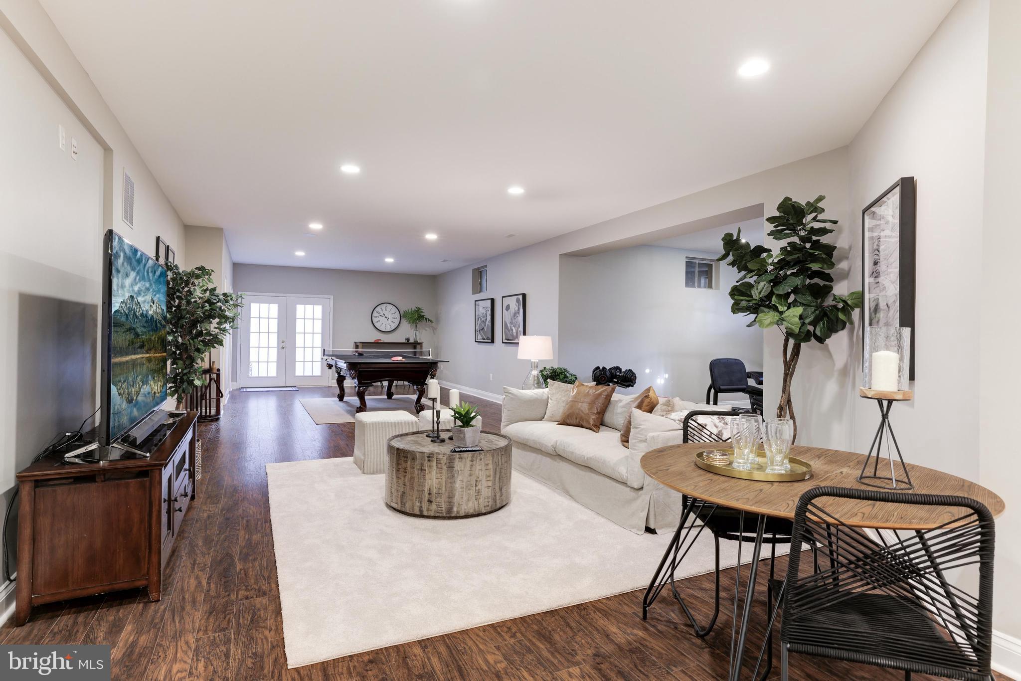 RIVER CREEK - Residential