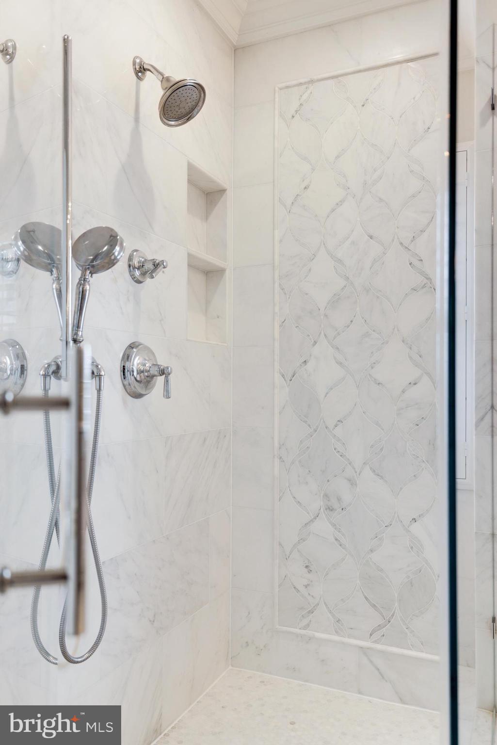 RIVER CREEK - Residential