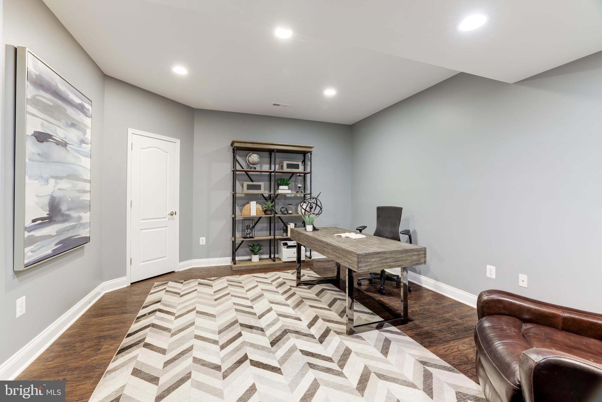 RIVER CREEK - Residential