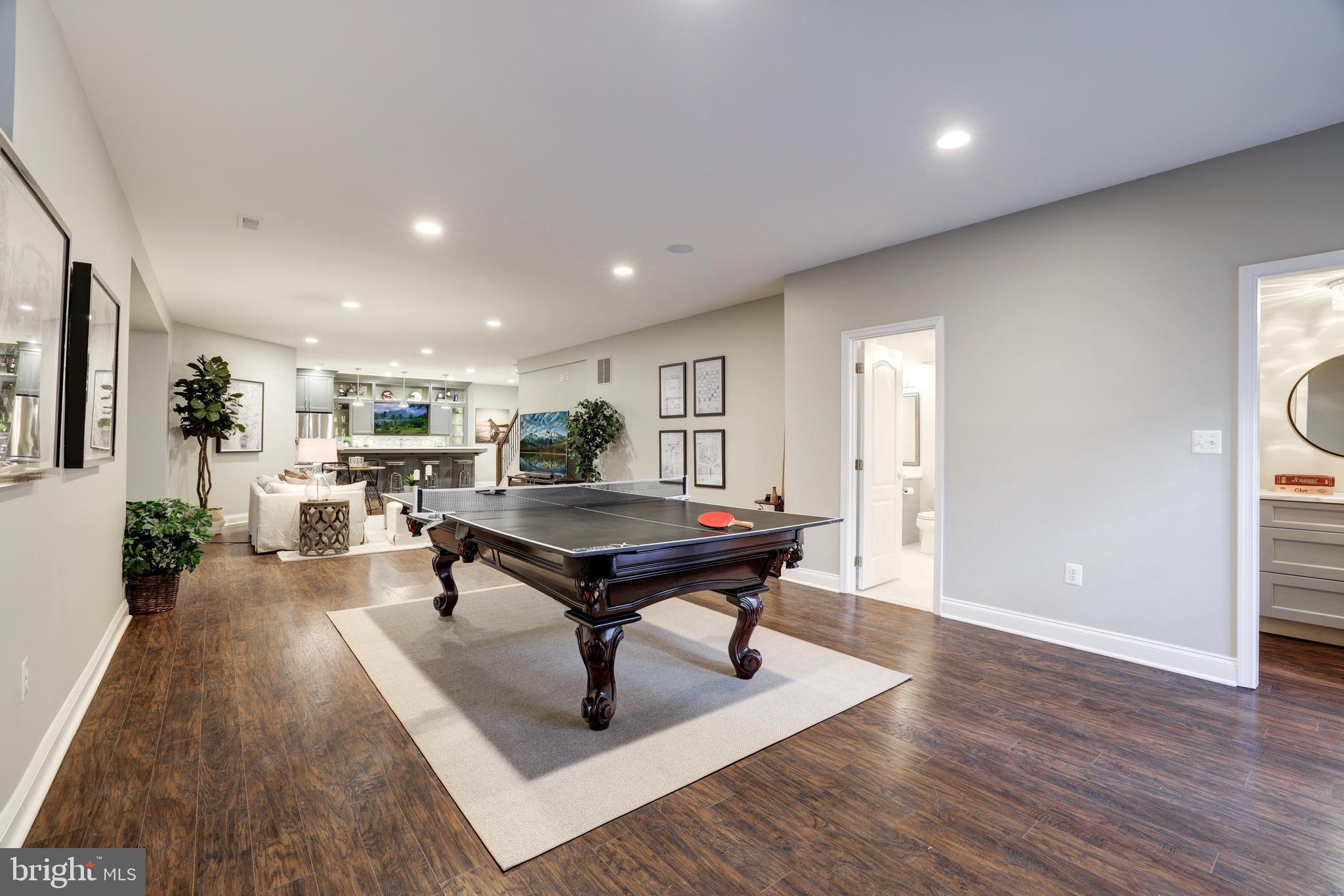 RIVER CREEK - Residential