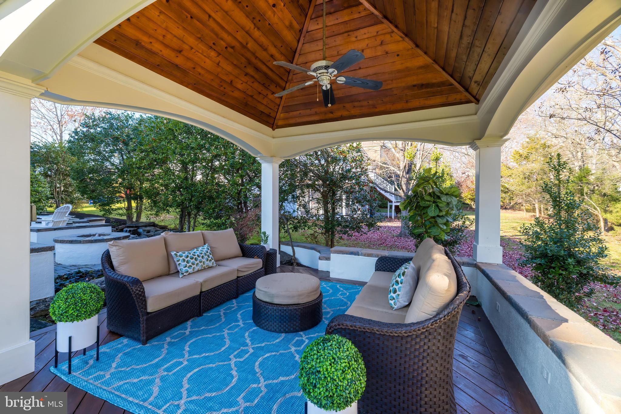 RIVER CREEK - Residential