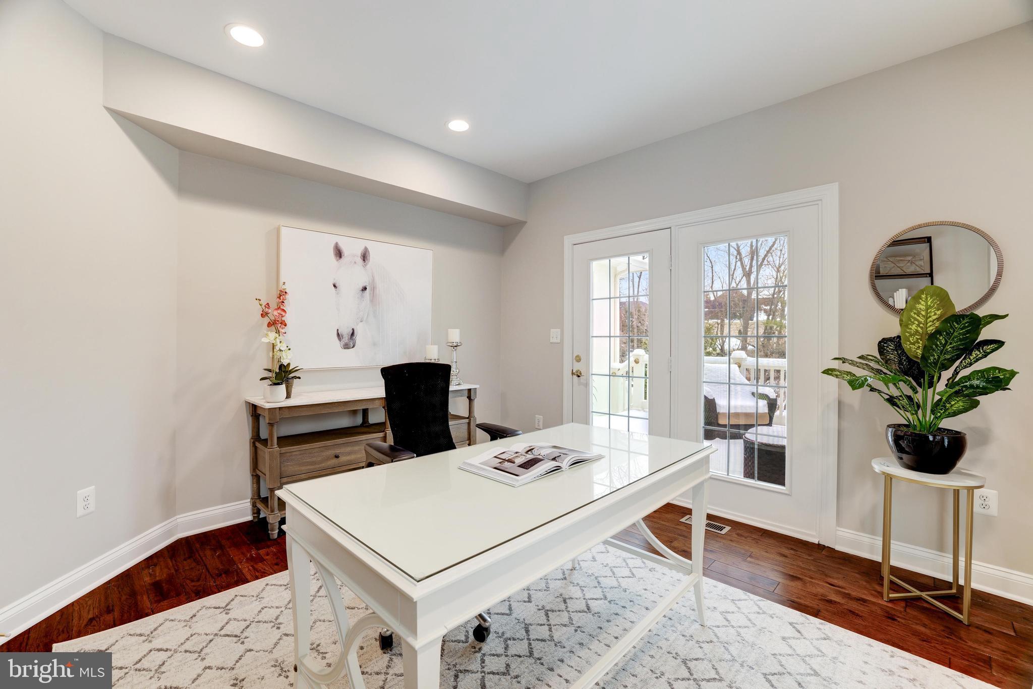 RIVER CREEK - Residential