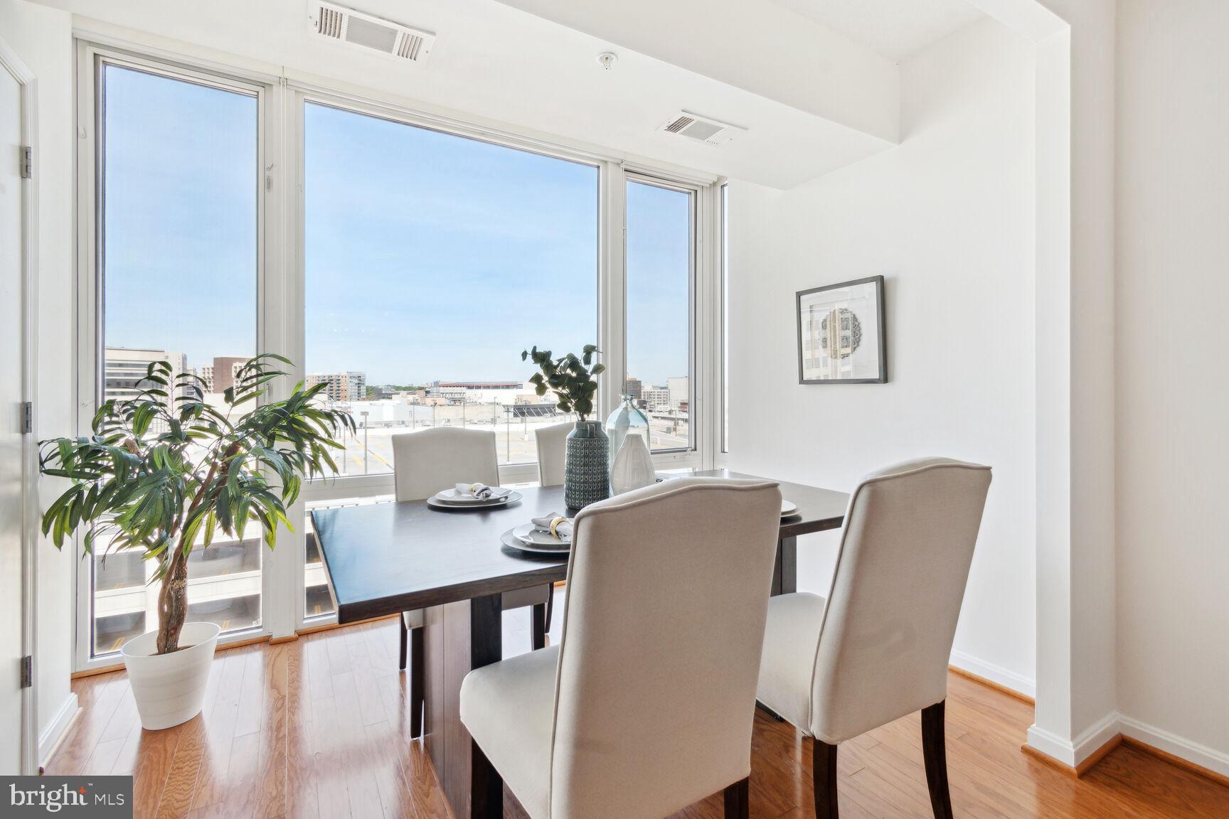 CRESCENT - Residential