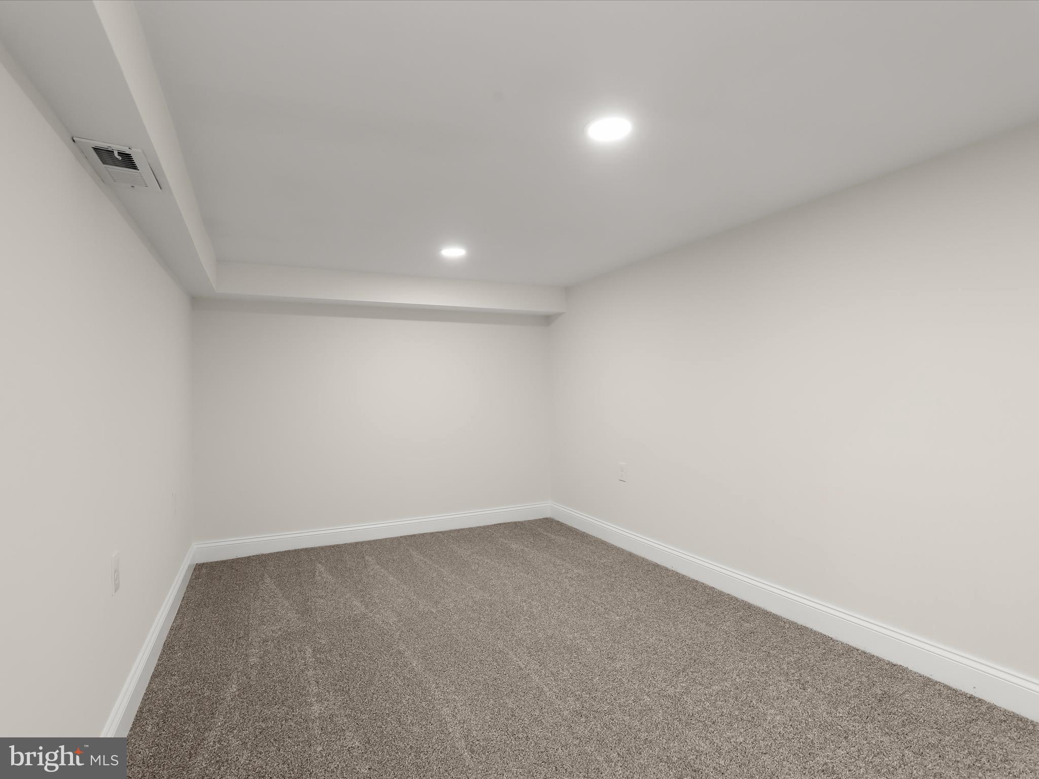 KINGS POINT - Residential