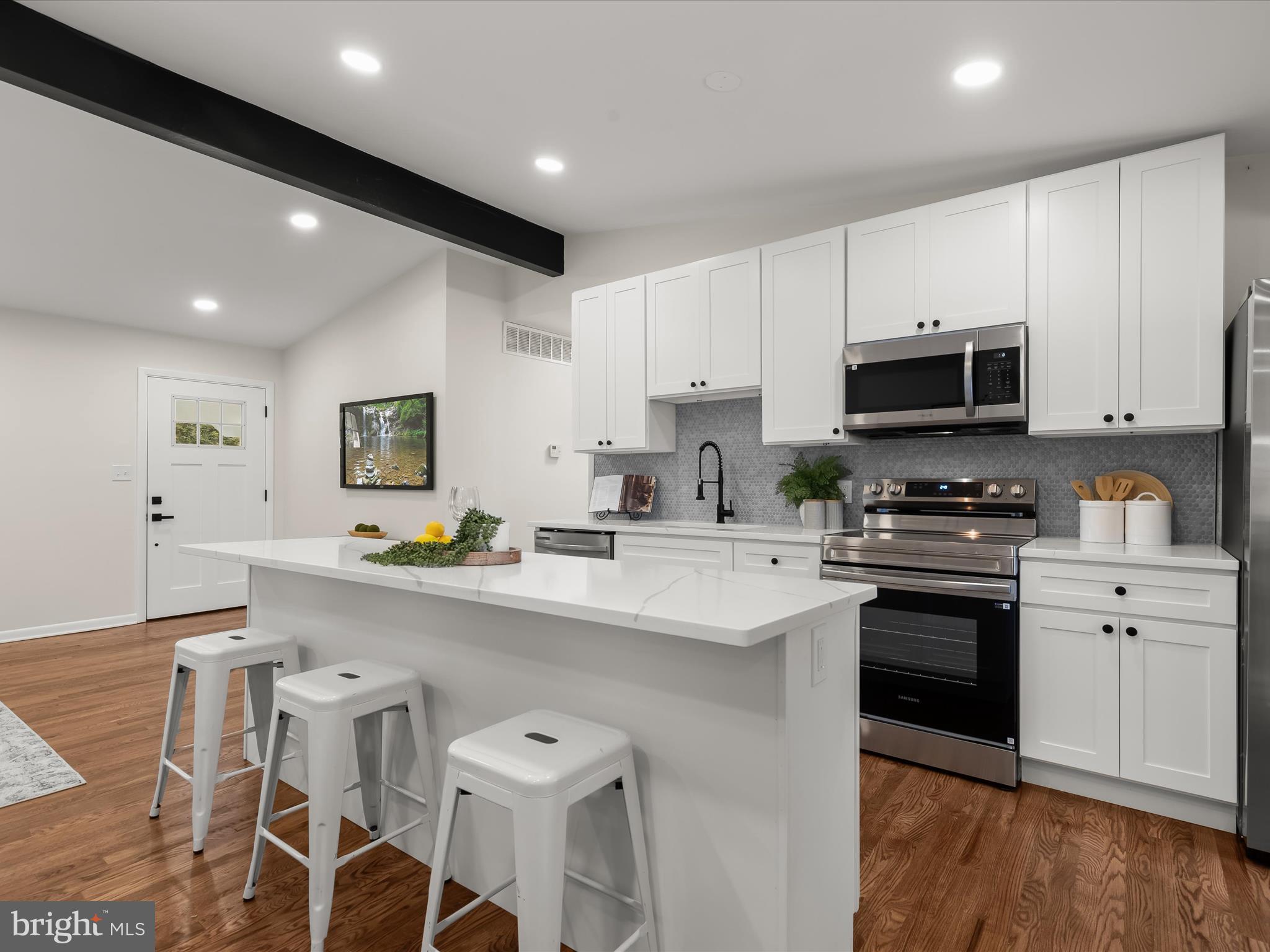 KINGS POINT - Residential