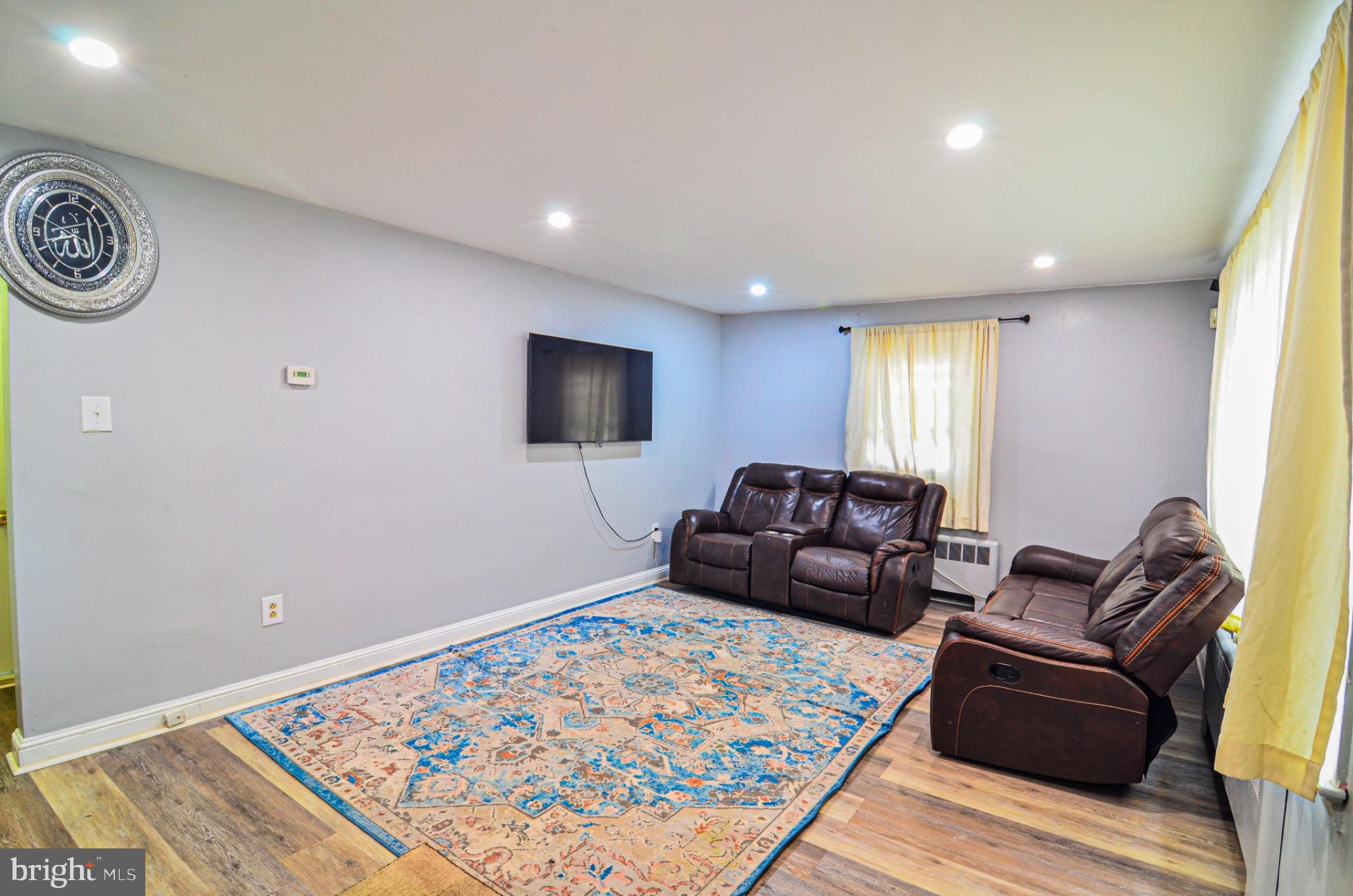 LANSDALE - Residential