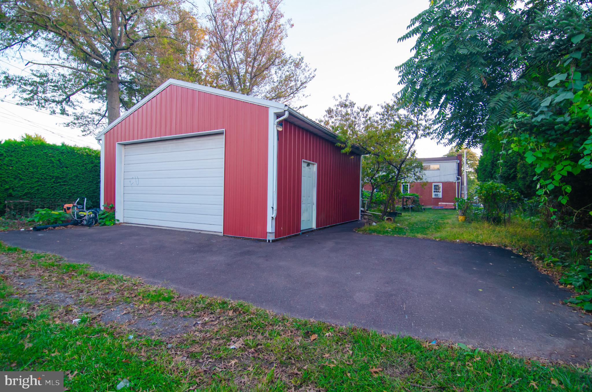 LANSDALE - Residential