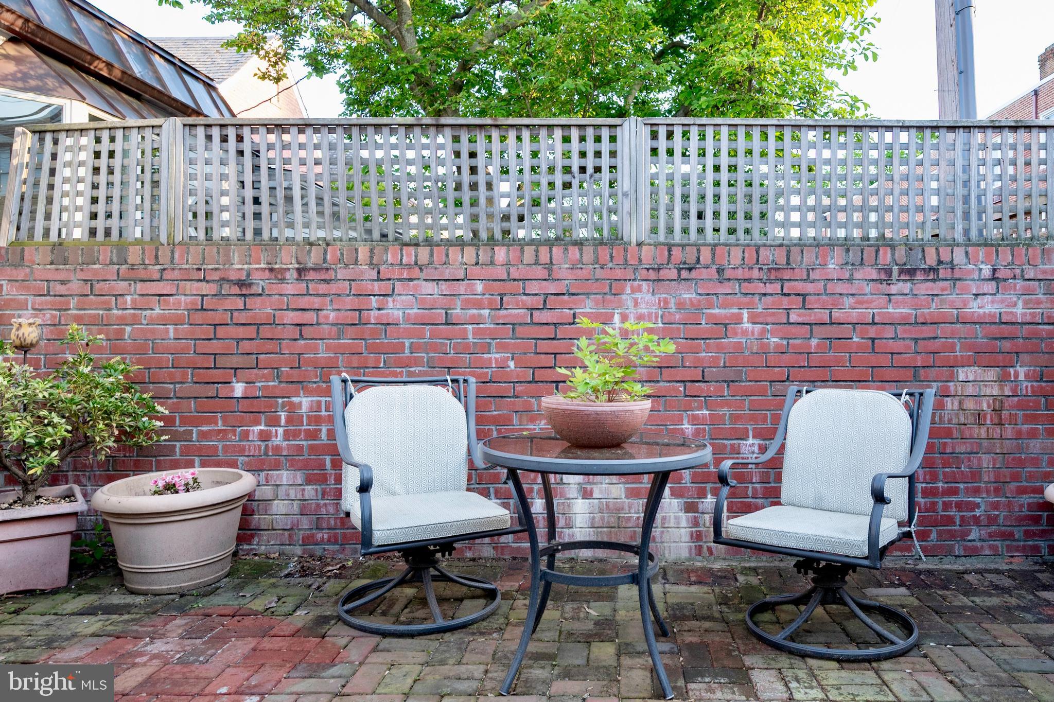 YATES GARDENS - Residential