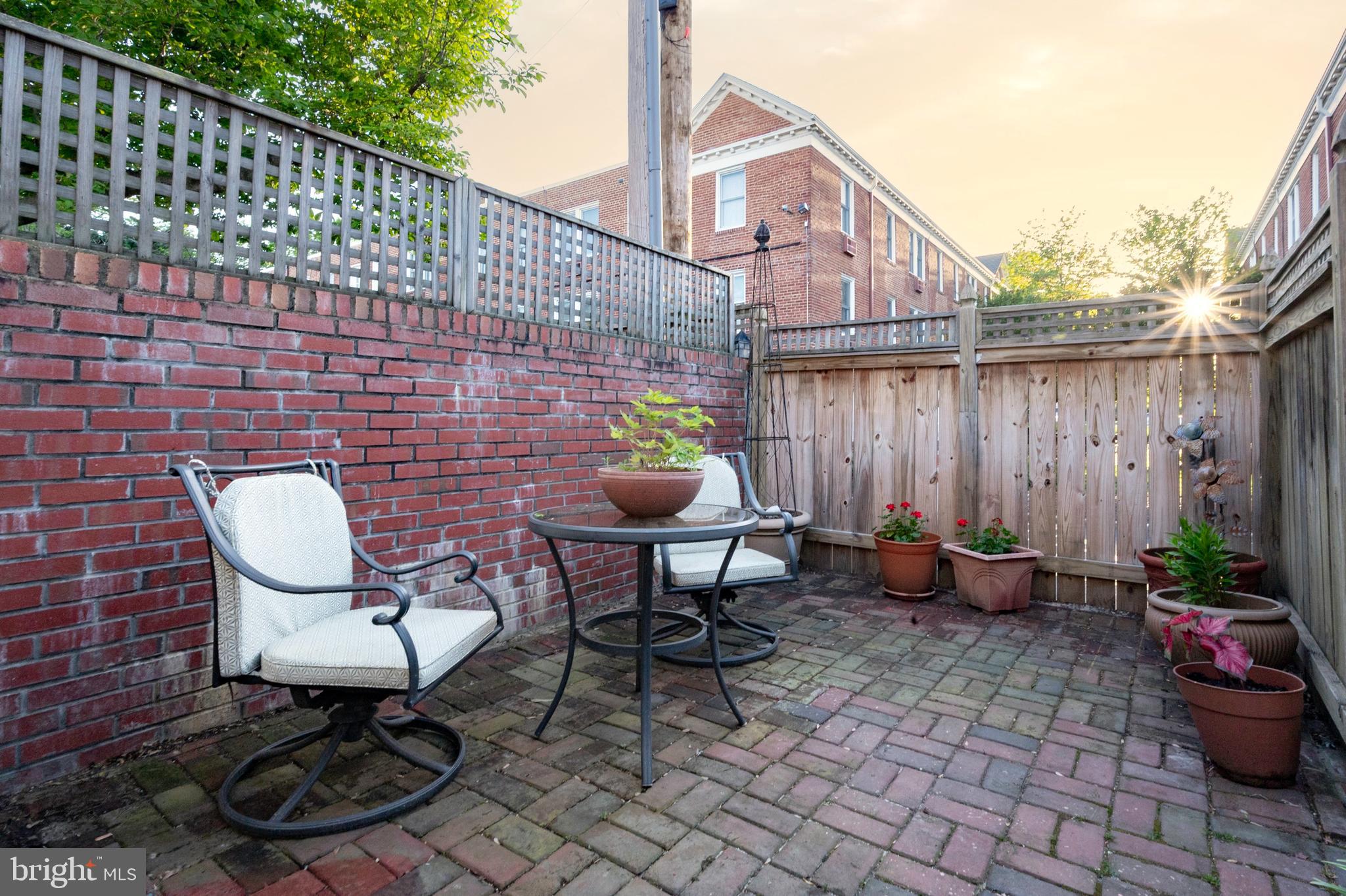 YATES GARDENS - Residential