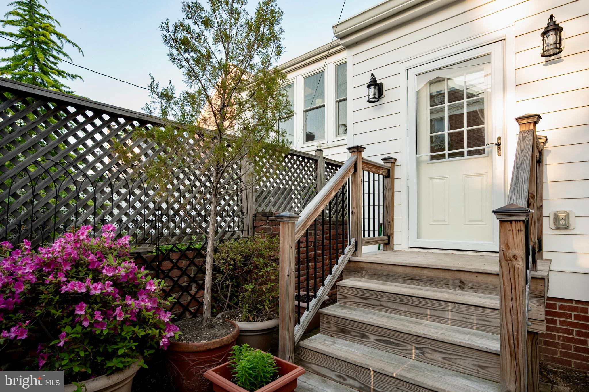 YATES GARDENS - Residential