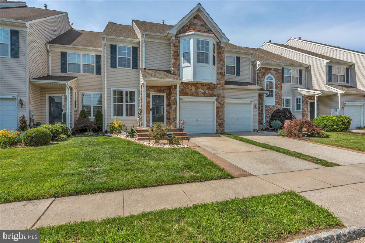 144 PENNSBURY LANE