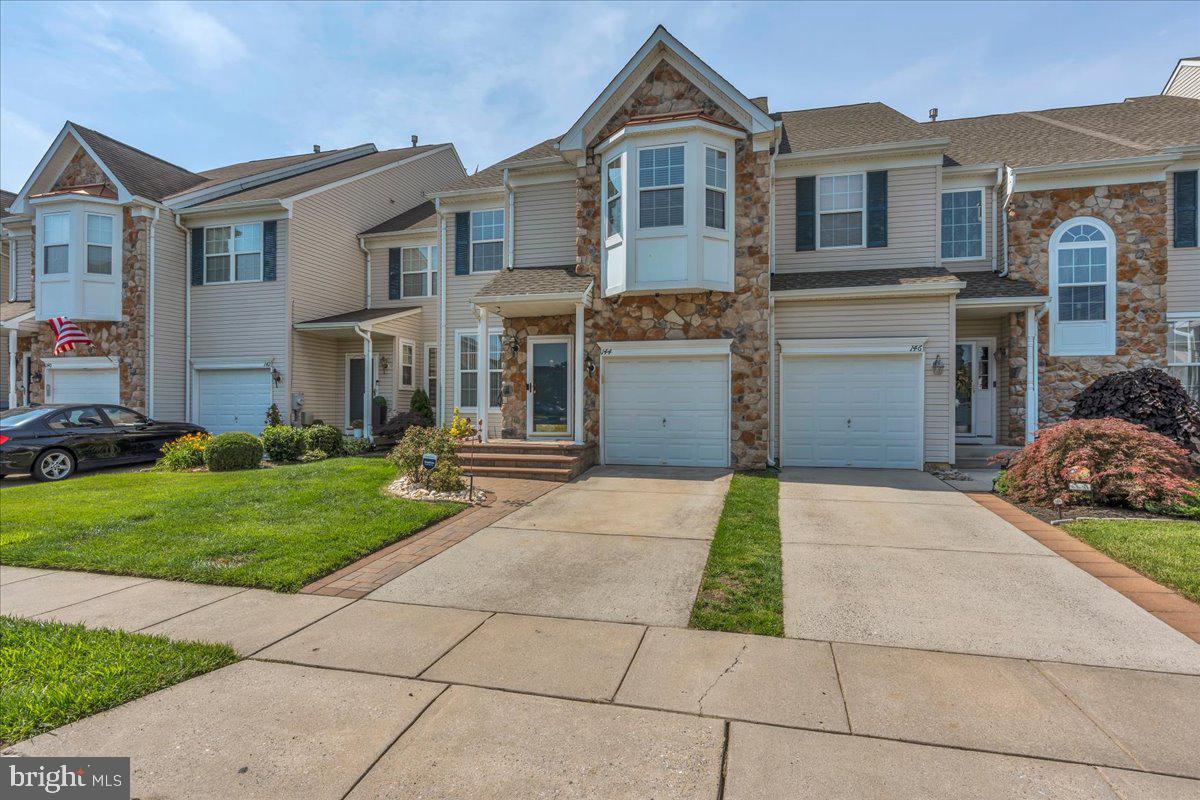 144 PENNSBURY LANE