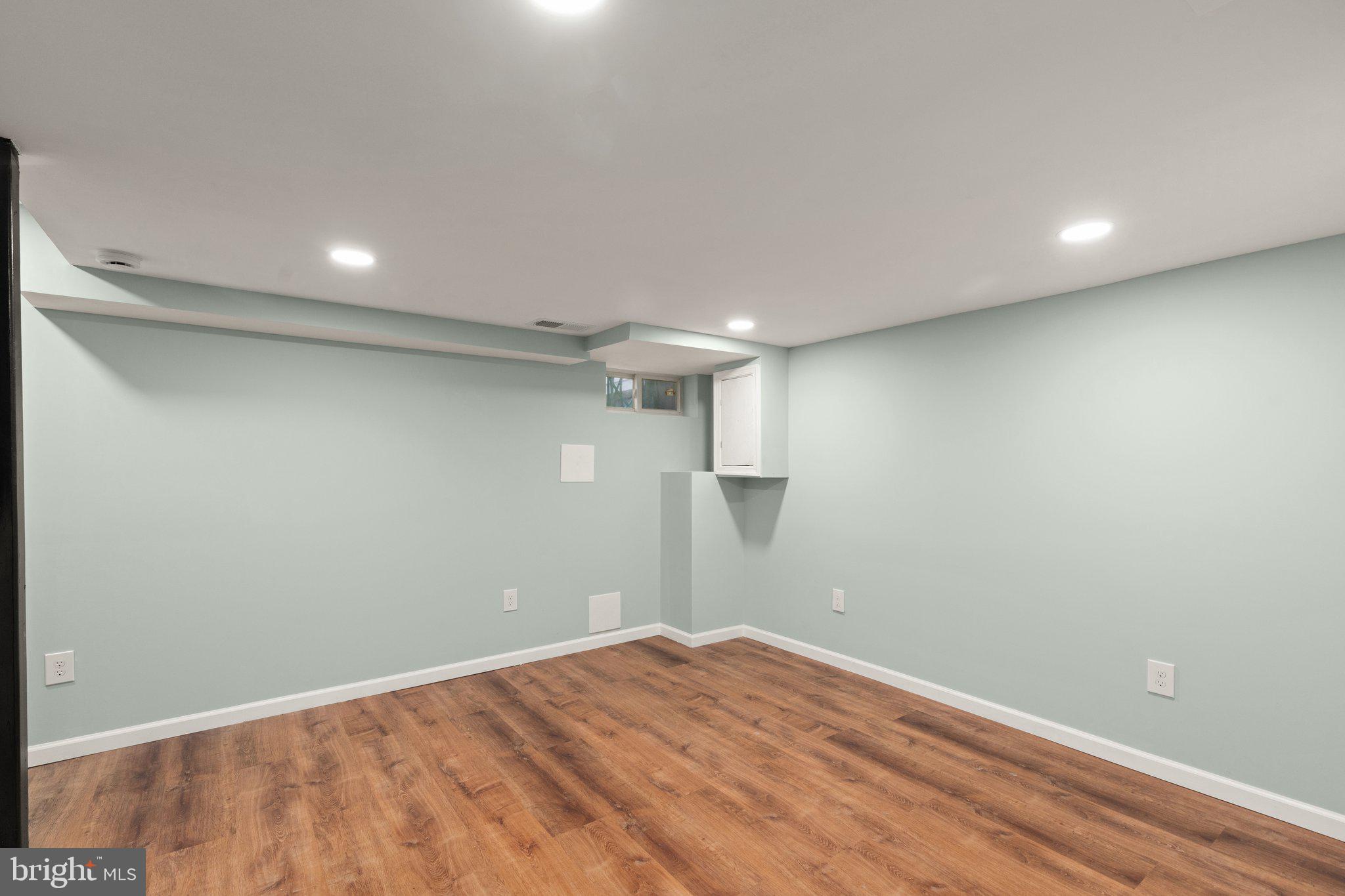 DUNDALK VILLAGE - Residential