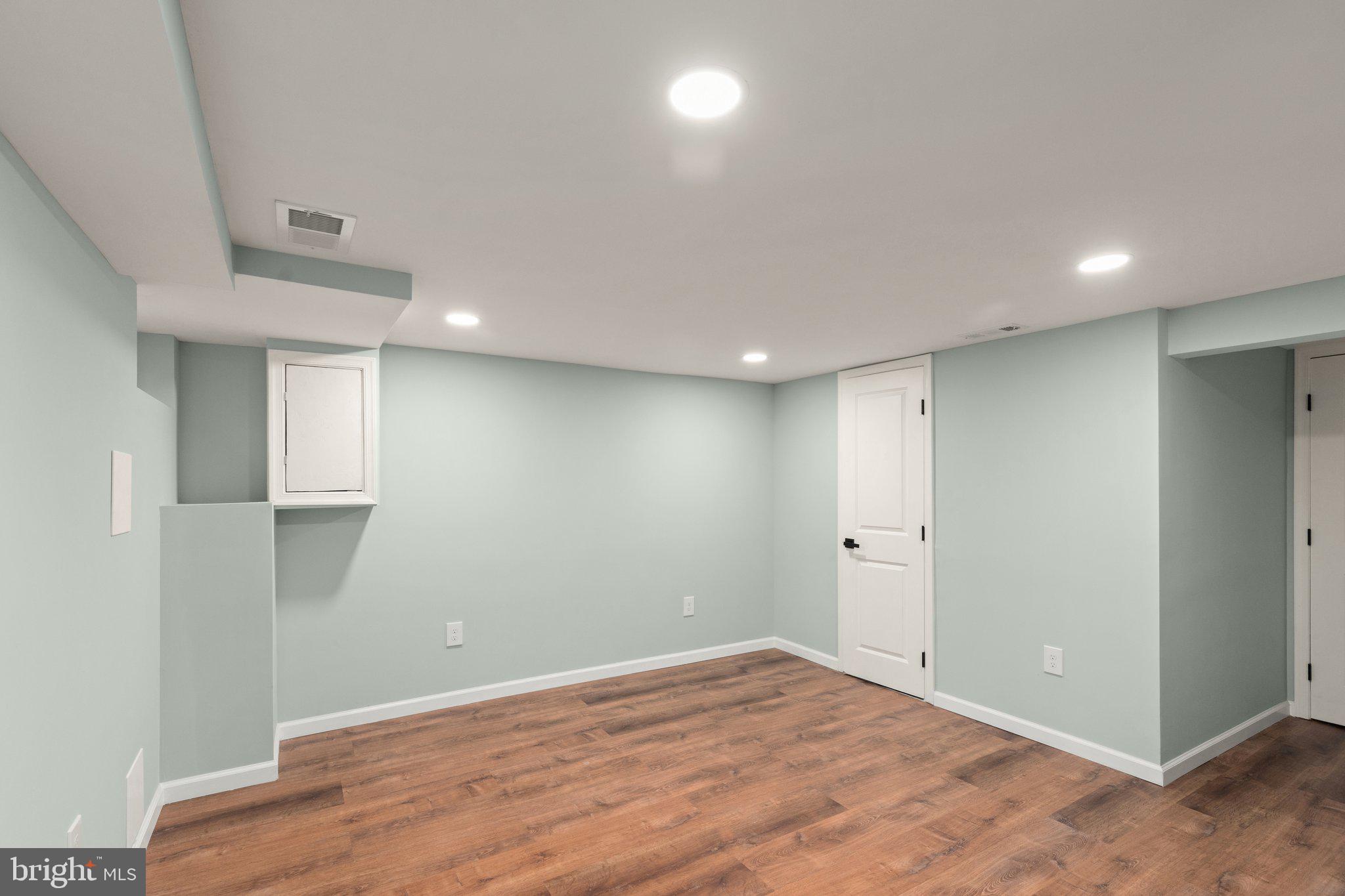 DUNDALK VILLAGE - Residential