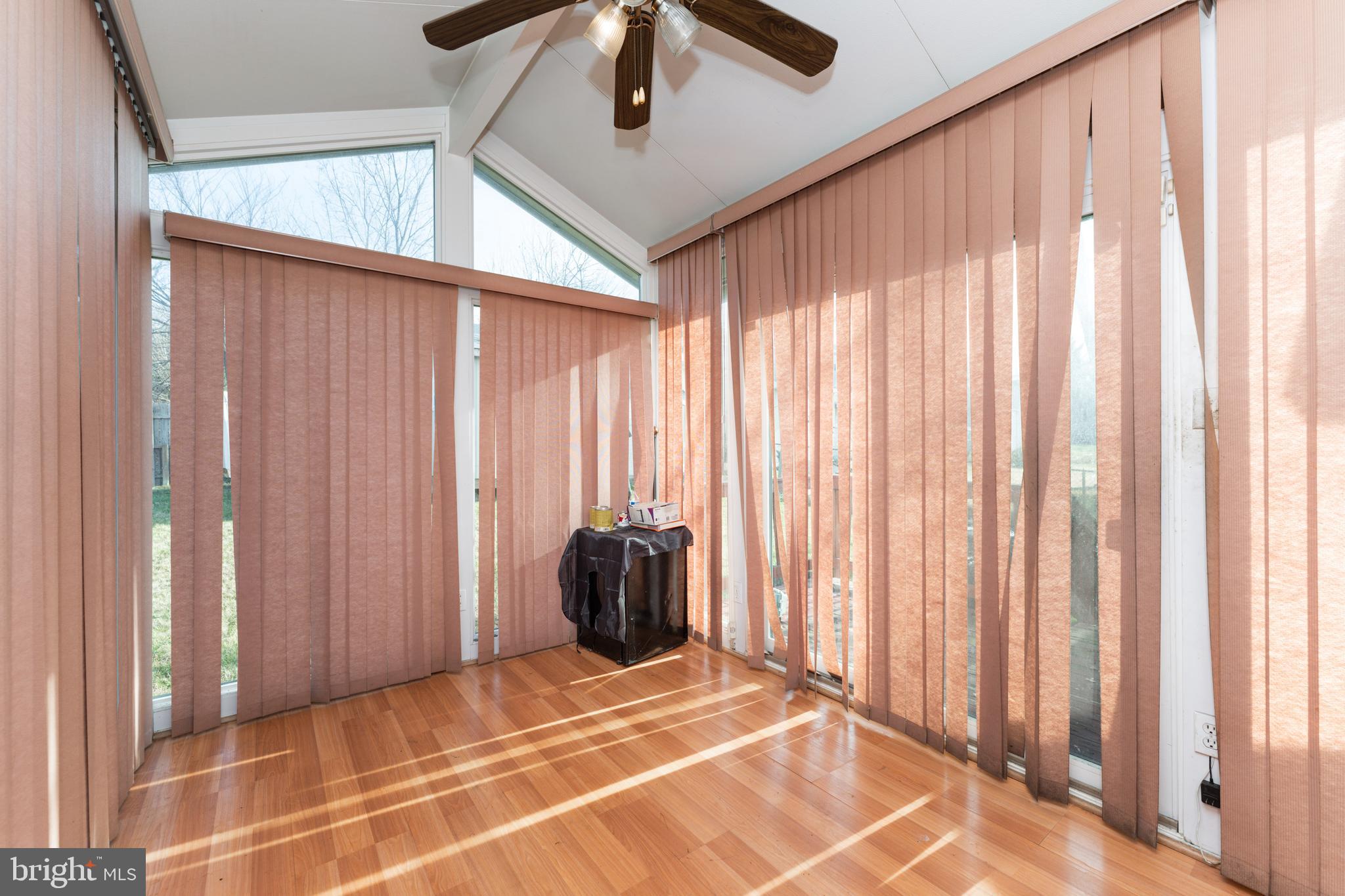 WHITE OAK MANOR - Residential