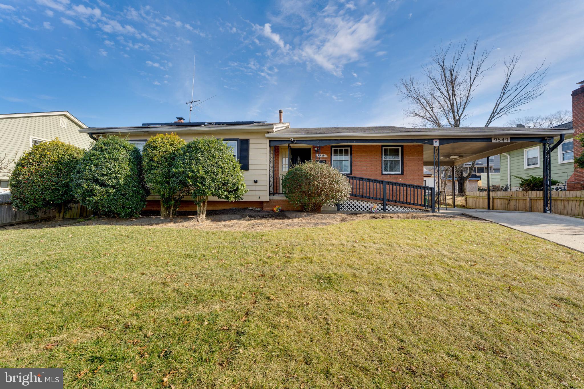 WHITE OAK MANOR - Residential