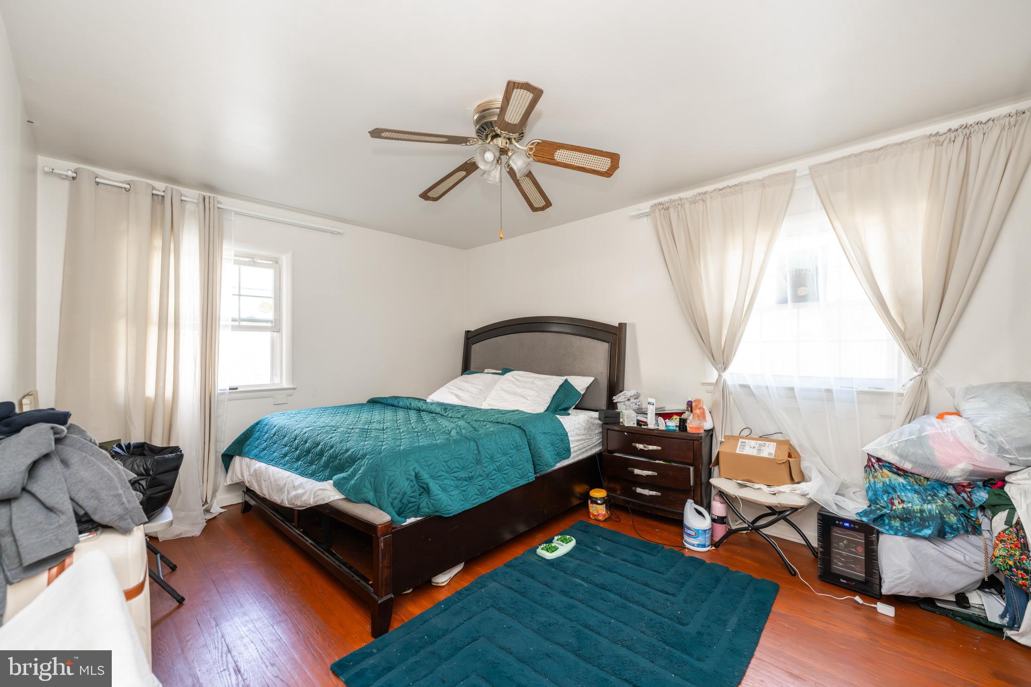 WHITE OAK MANOR - Residential