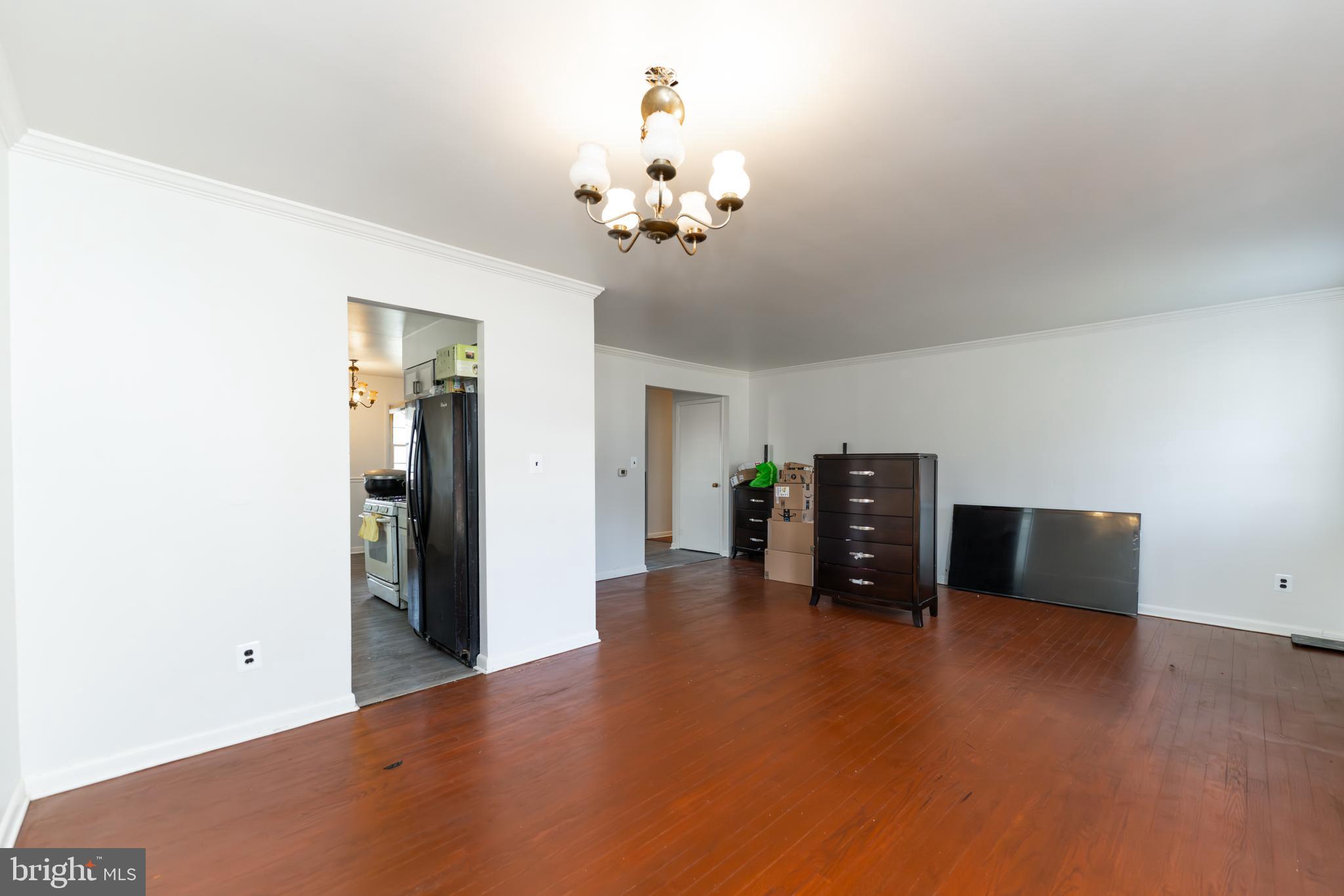 WHITE OAK MANOR - Residential